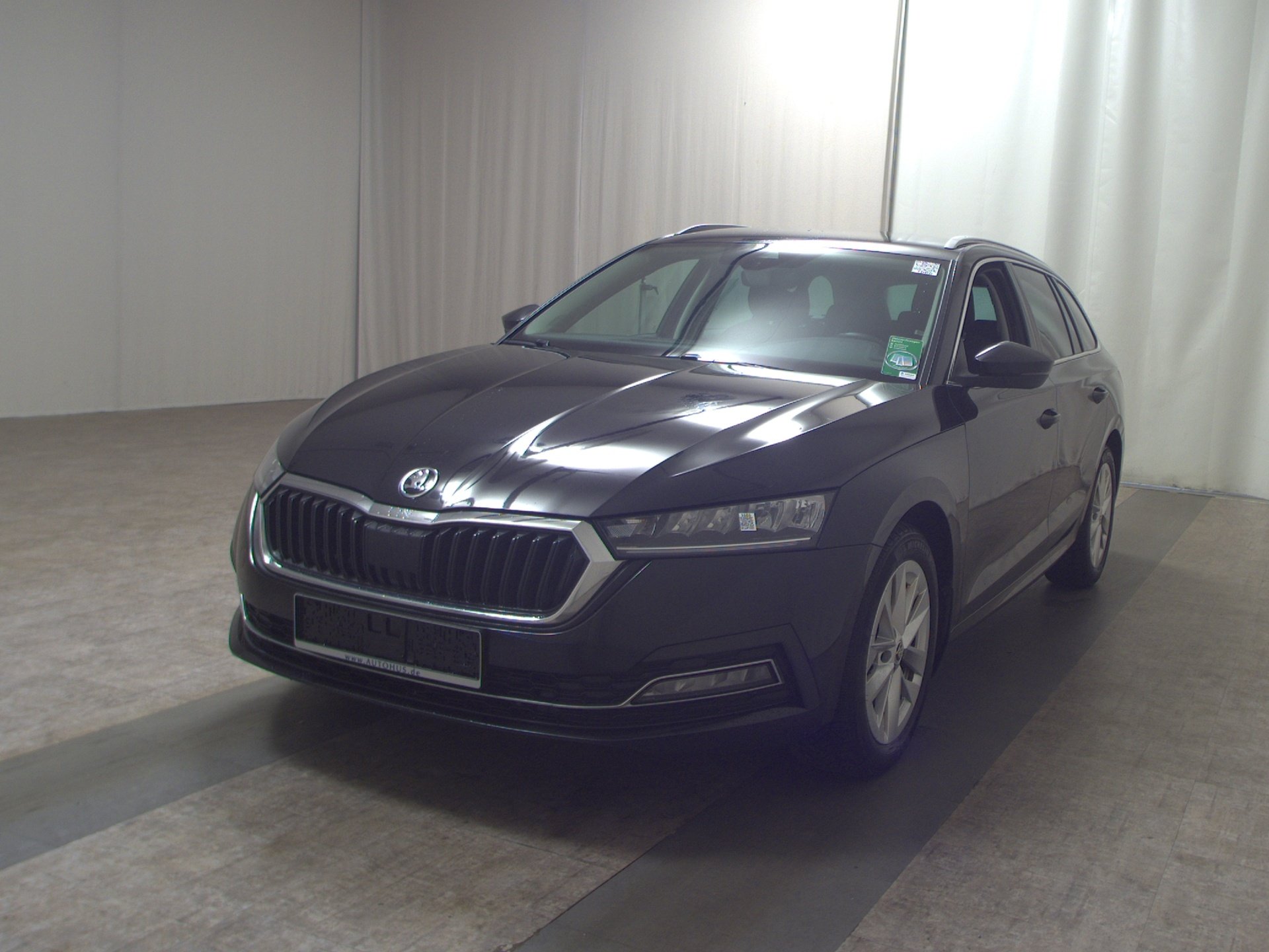 Skoda Octavia Kombi 2.0 TDI Style AHK Navi LED vc ACC 2