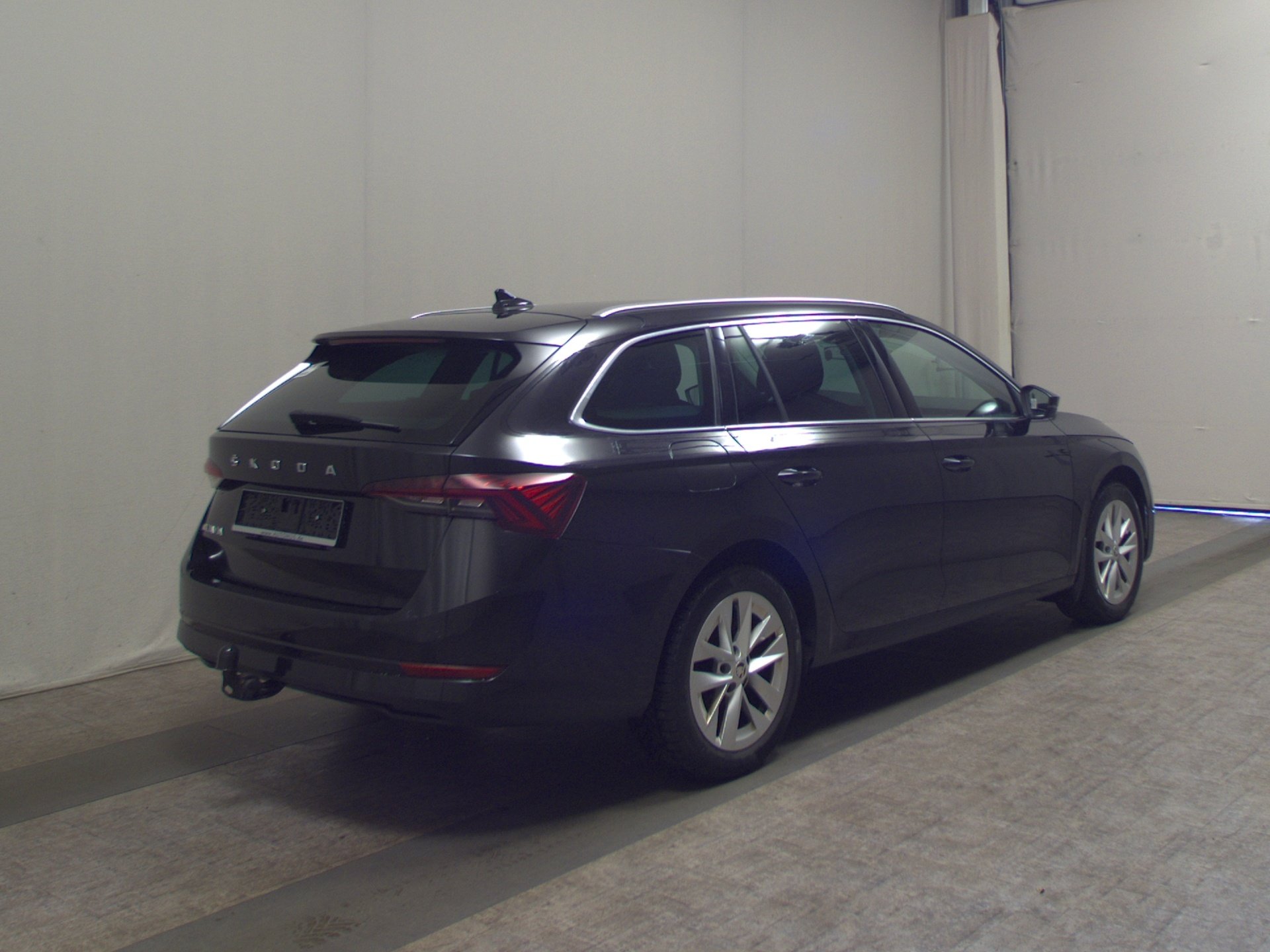 Skoda Octavia Kombi 2.0 TDI Style AHK Navi LED vc ACC 4