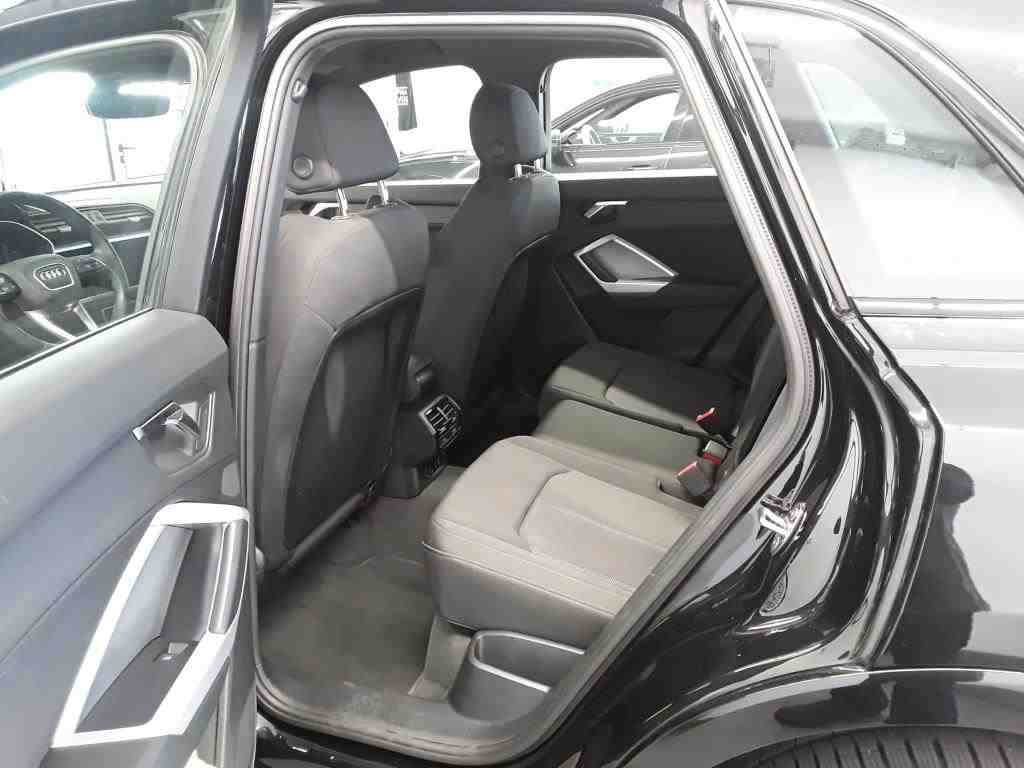 Audi Q3 2.0 TDI S-Line NAVI LED VIRTUAL SPORTSITZE SHZ 9