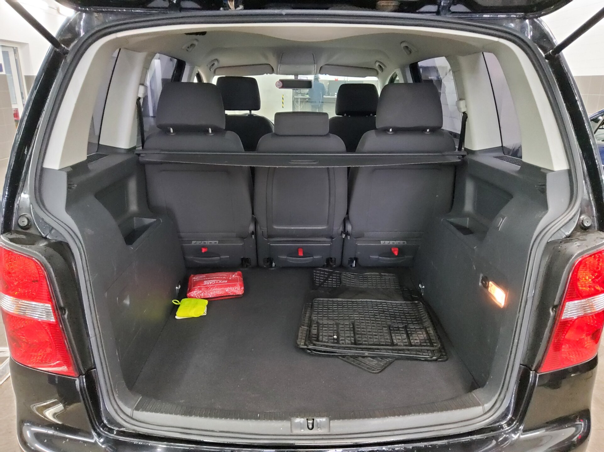Volkswagen Touran 2.0 TDI Trendline PDC Klima 11