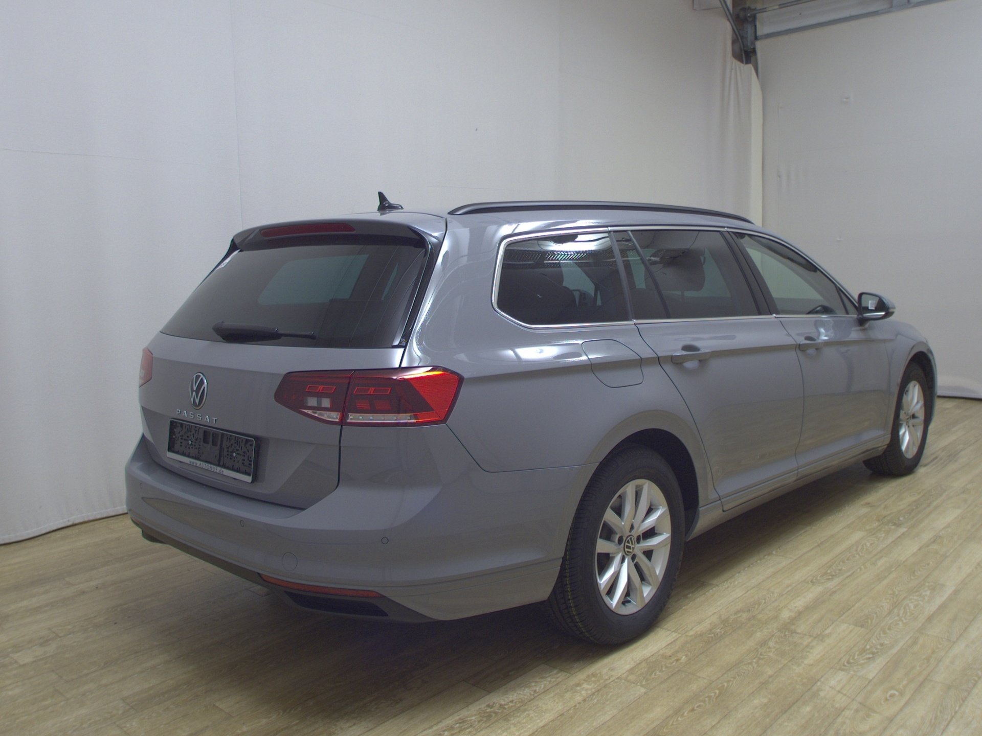 Volkswagen Passat Var. 2.0 TDI Business Navi LED AID RfK 4