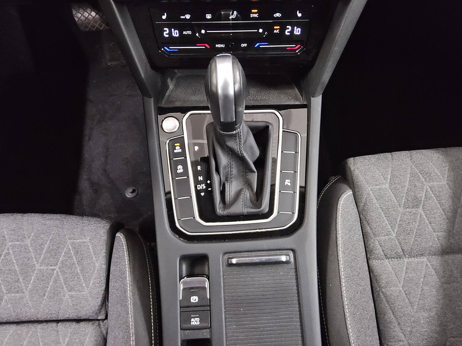 Volkswagen Passat Var. 2.0 TDI Business Navi LED AID RfK 6