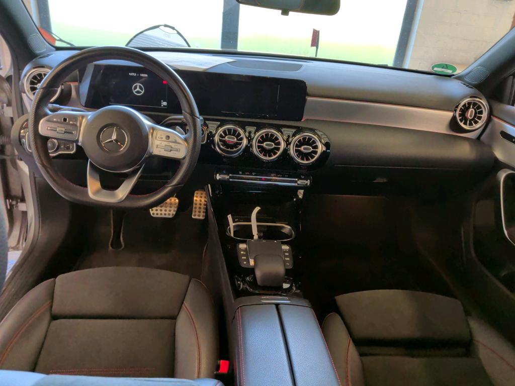 Mercedes-Benz A 220 d AMG-Line NAVI SHZ AHK PDC 6