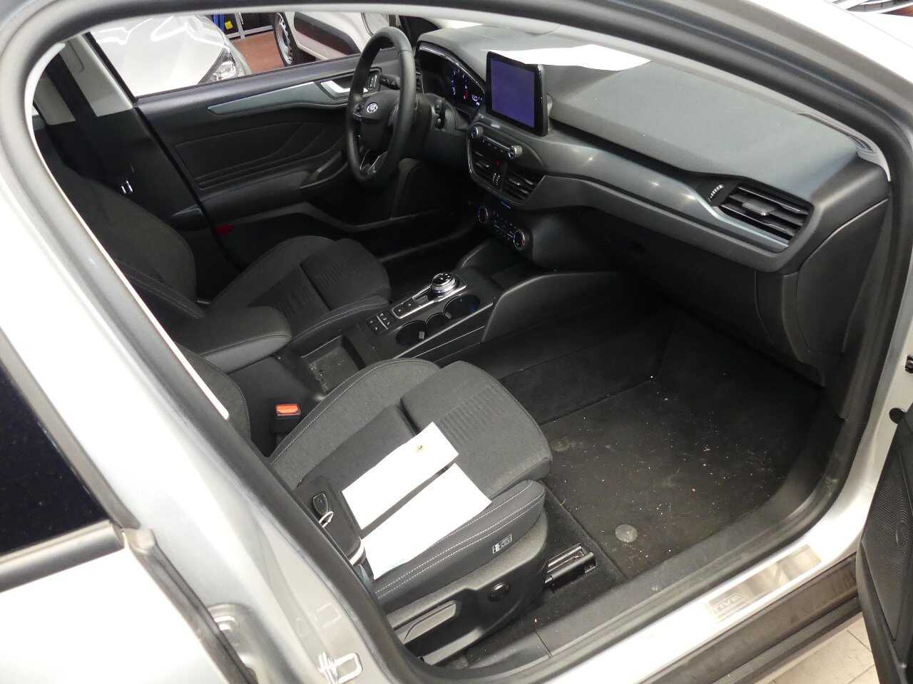 Ford Focus 2.0 EB Active Navi LED AHK RFK ACC 5