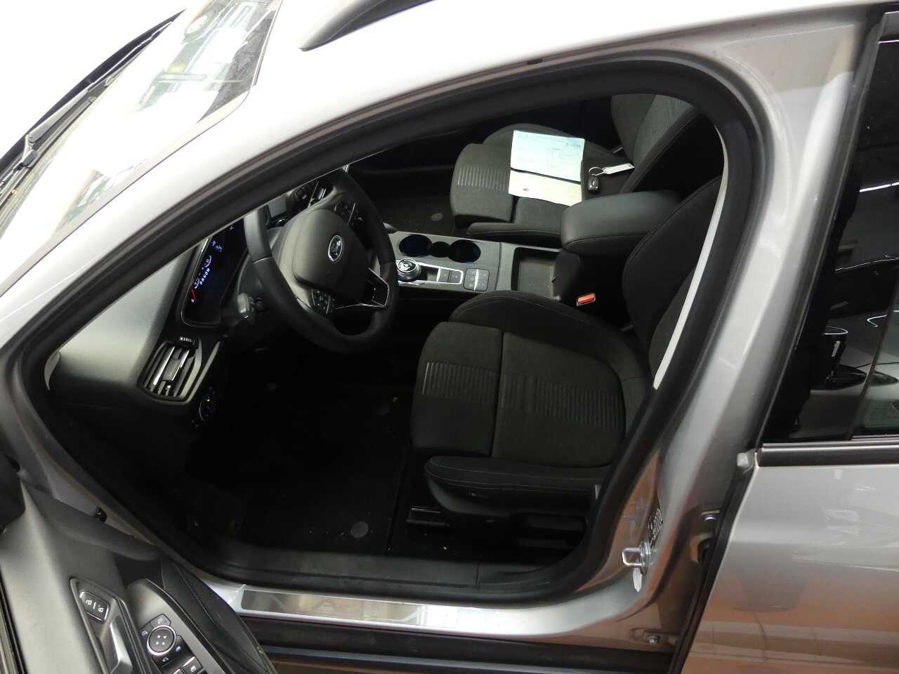 Ford Focus 2.0 EB Active Navi LED AHK RFK ACC 4