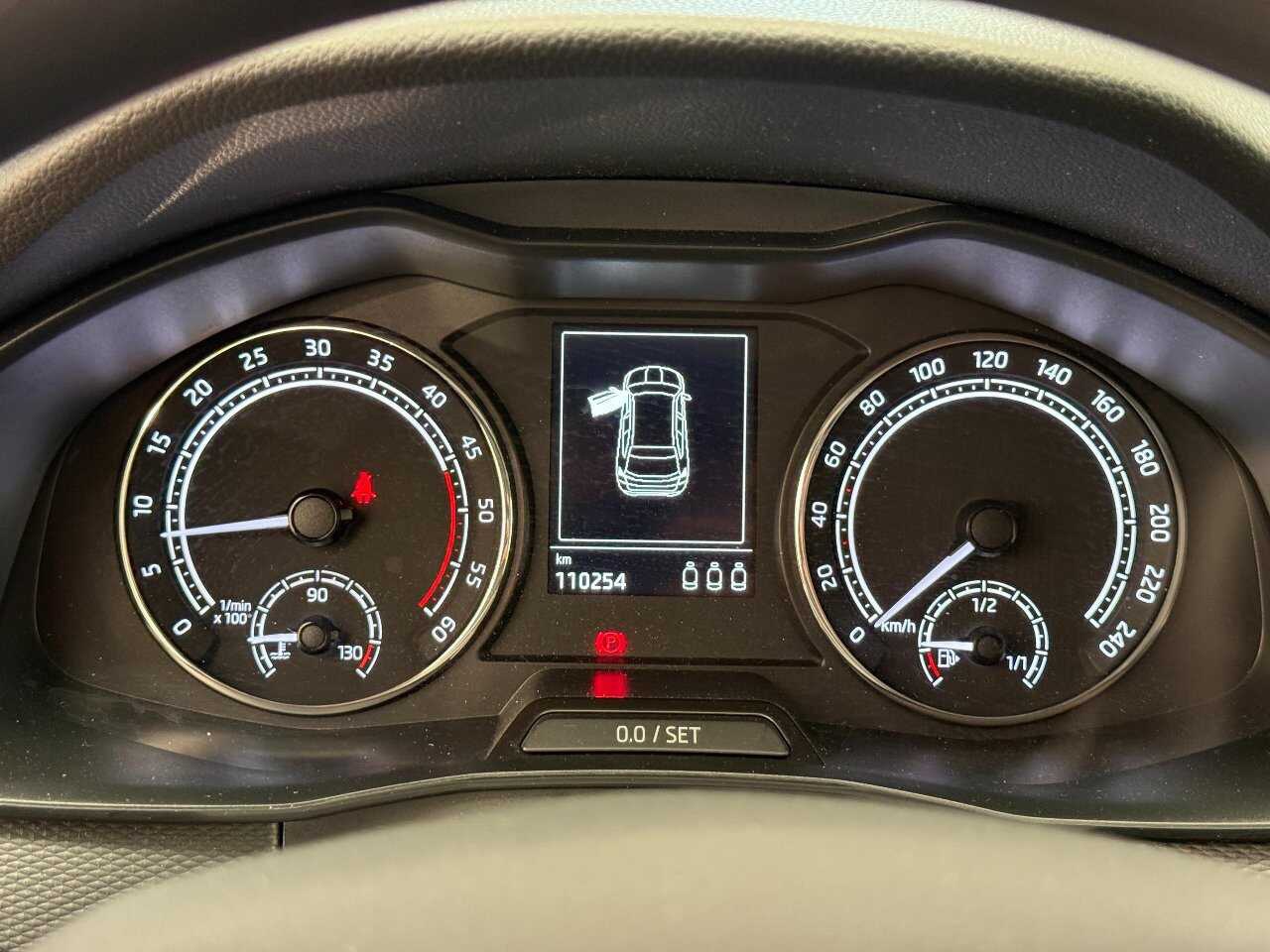 Skoda Kamiq 1.6 TDI Active SHZ PDC 6