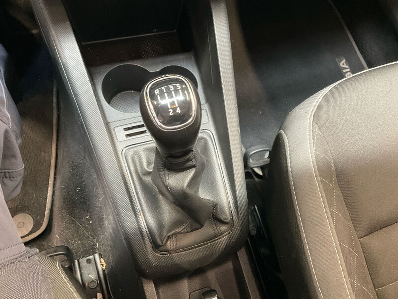 Skoda Fabia 1.0 KLIMAAUT SHZ PDC KAMERA ACC 10