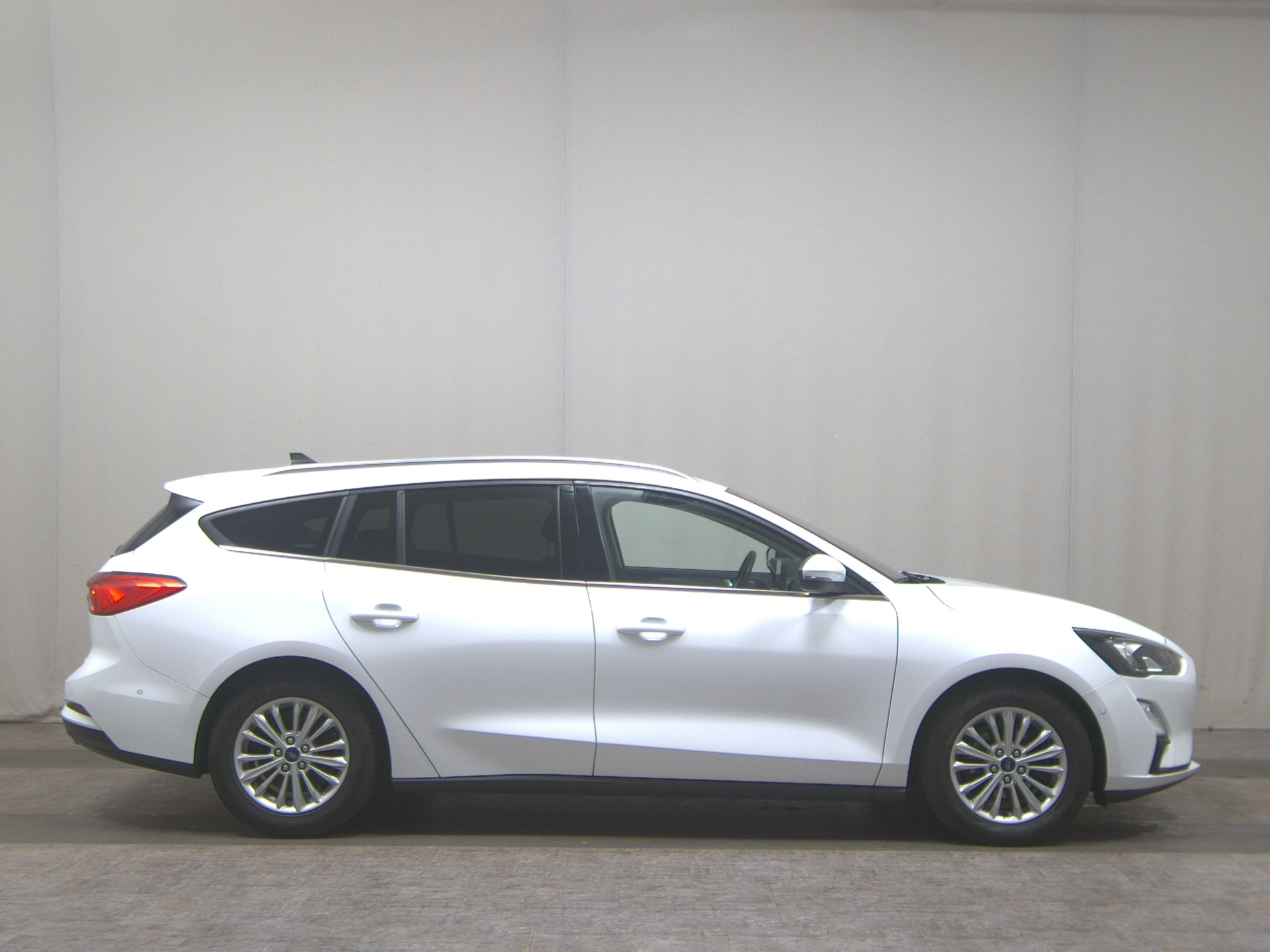 Ford Focus Turnier 2.0 EB Titanium Navi LED RfK ACC