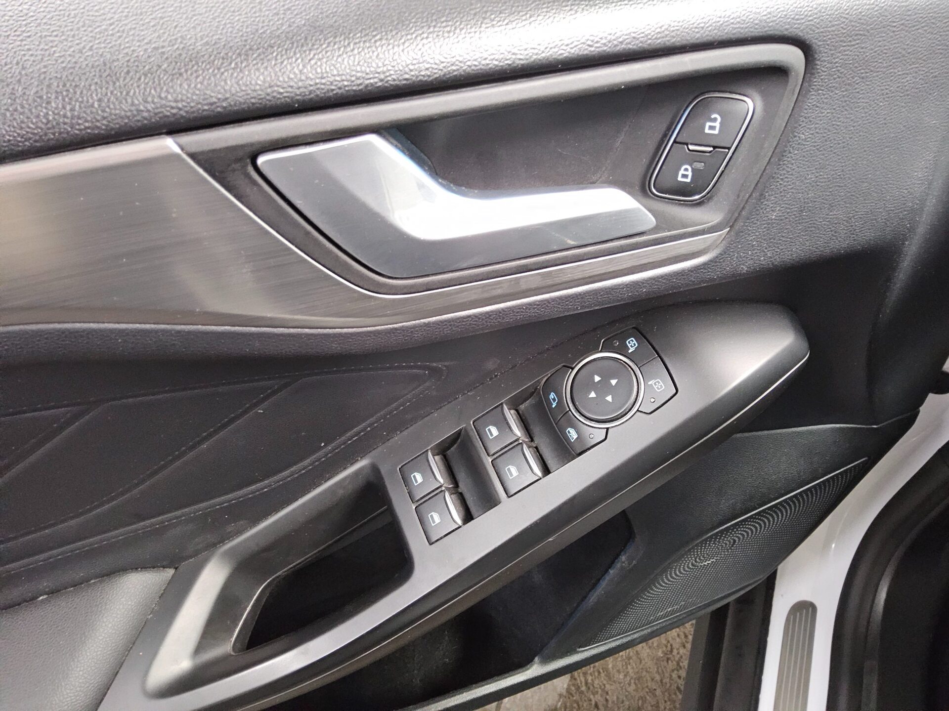 Ford Focus Turnier 2.0 EB Titanium Navi LED RfK ACC 9