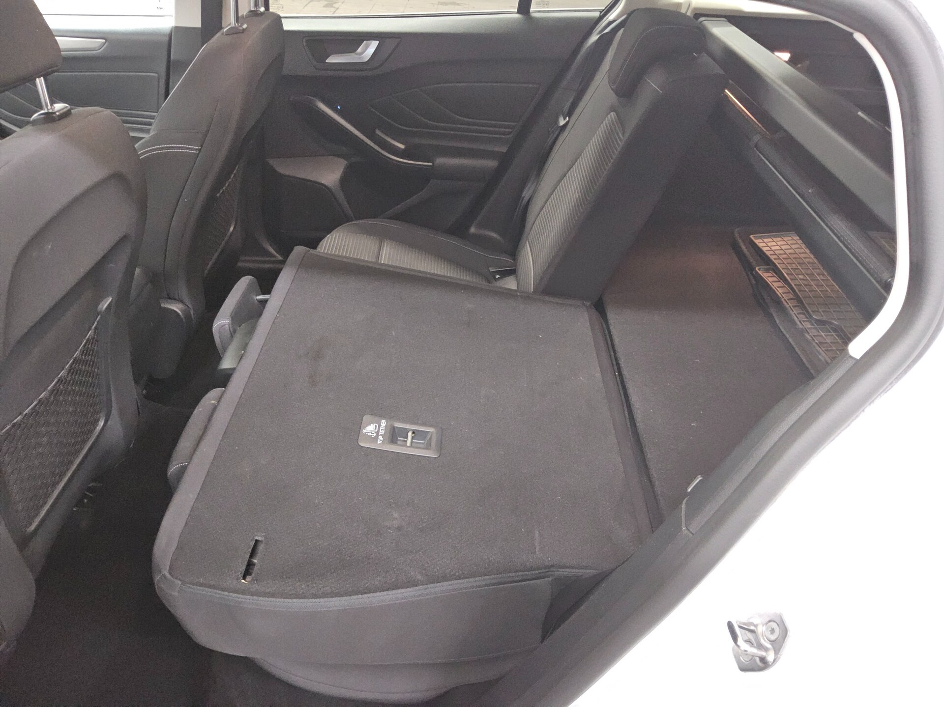 Ford Focus Turnier 2.0 EB Titanium Navi LED RfK ACC 12