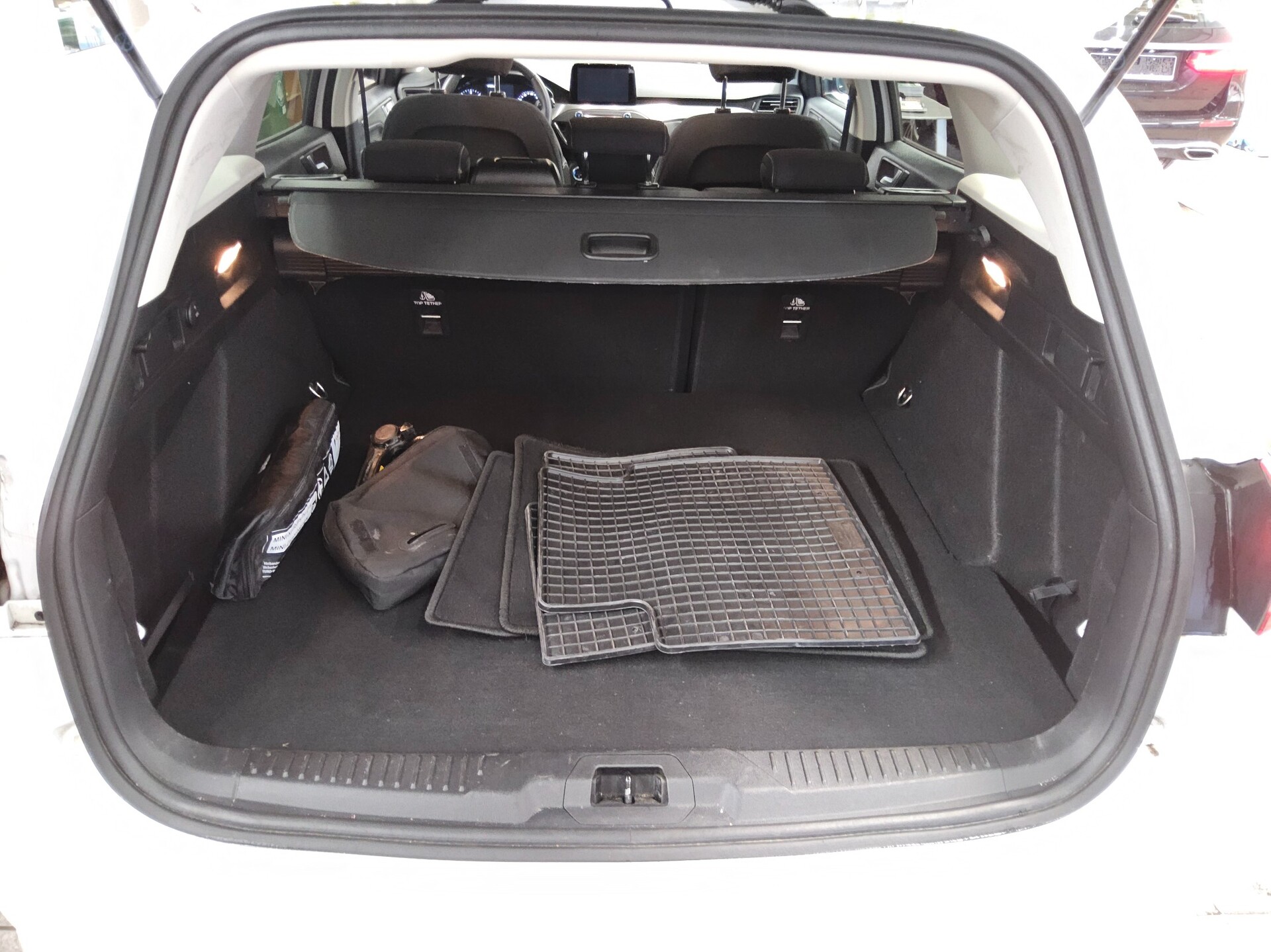 Ford Focus Turnier 2.0 EB Titanium Navi LED RfK ACC 11