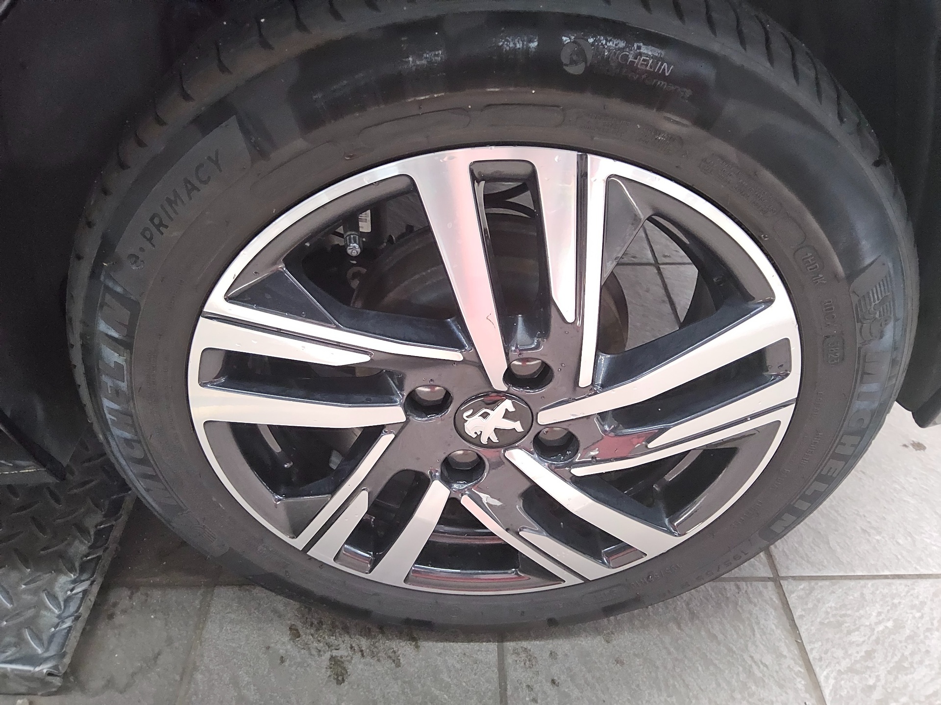 Peugeot 208 1.2 PureTech LED Bluetooth PDC SHZ 10