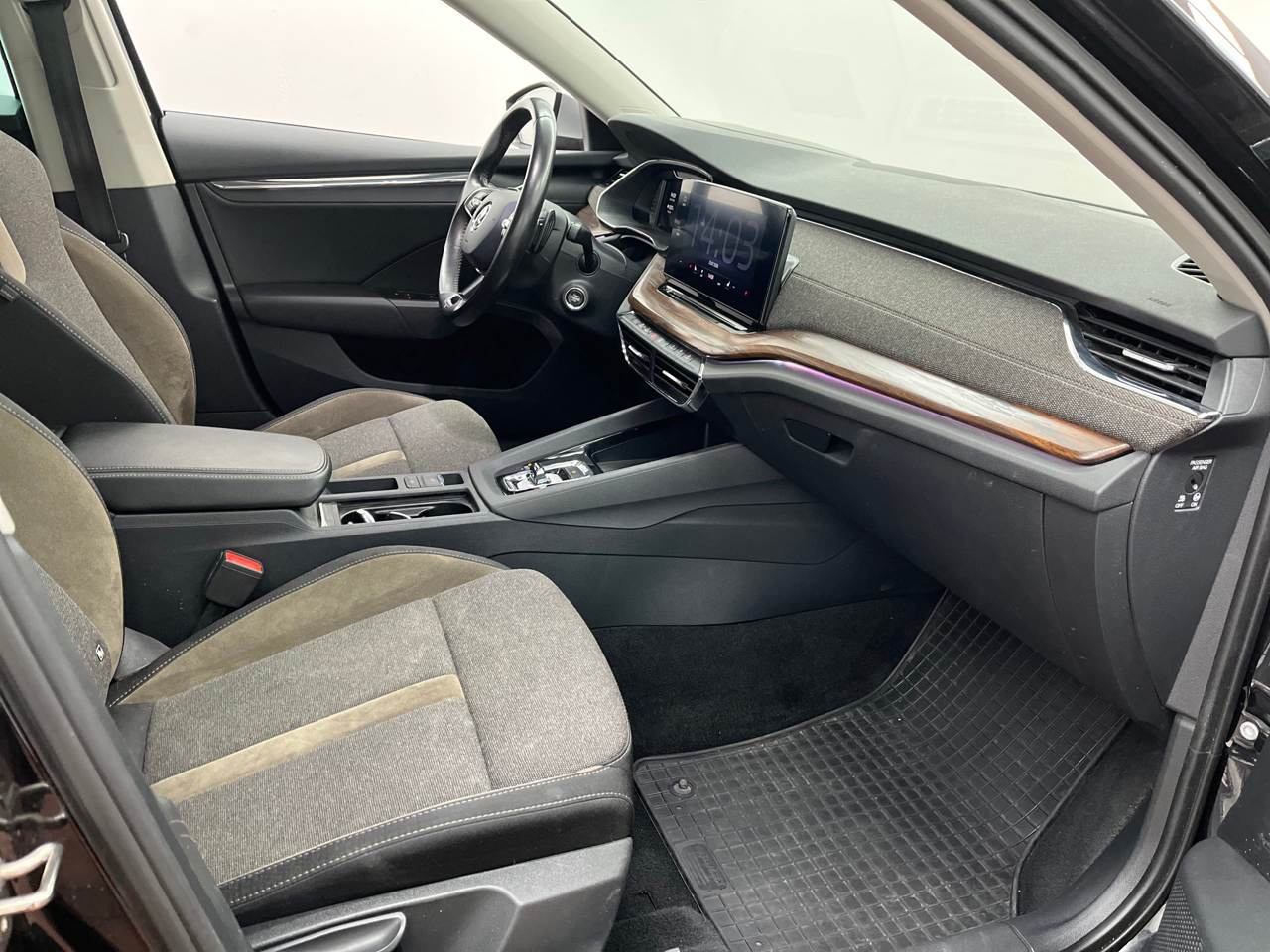 Skoda Octavia Kombi 2.0 TDI 4x4 Scout Navi LED VC HuD 6