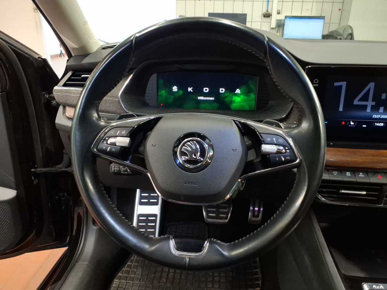 Skoda Octavia Kombi 2.0 TDI 4x4 Scout Navi LED VC HuD 7