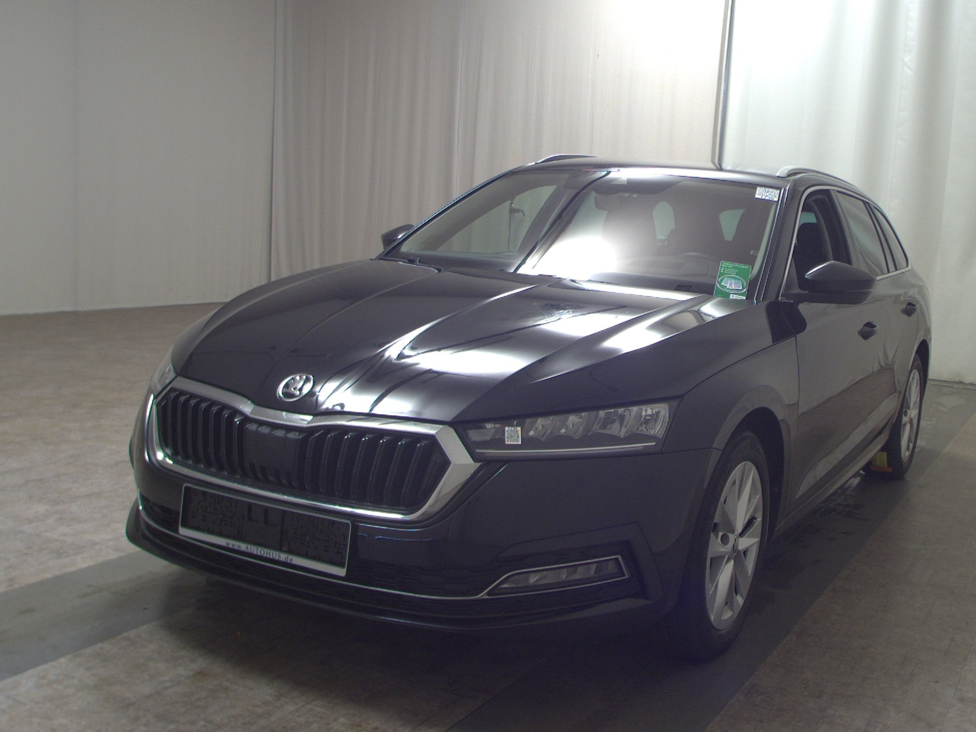 Skoda Octavia Kombi 2.0 TDI Style Navi LED vc ACC HuD 2