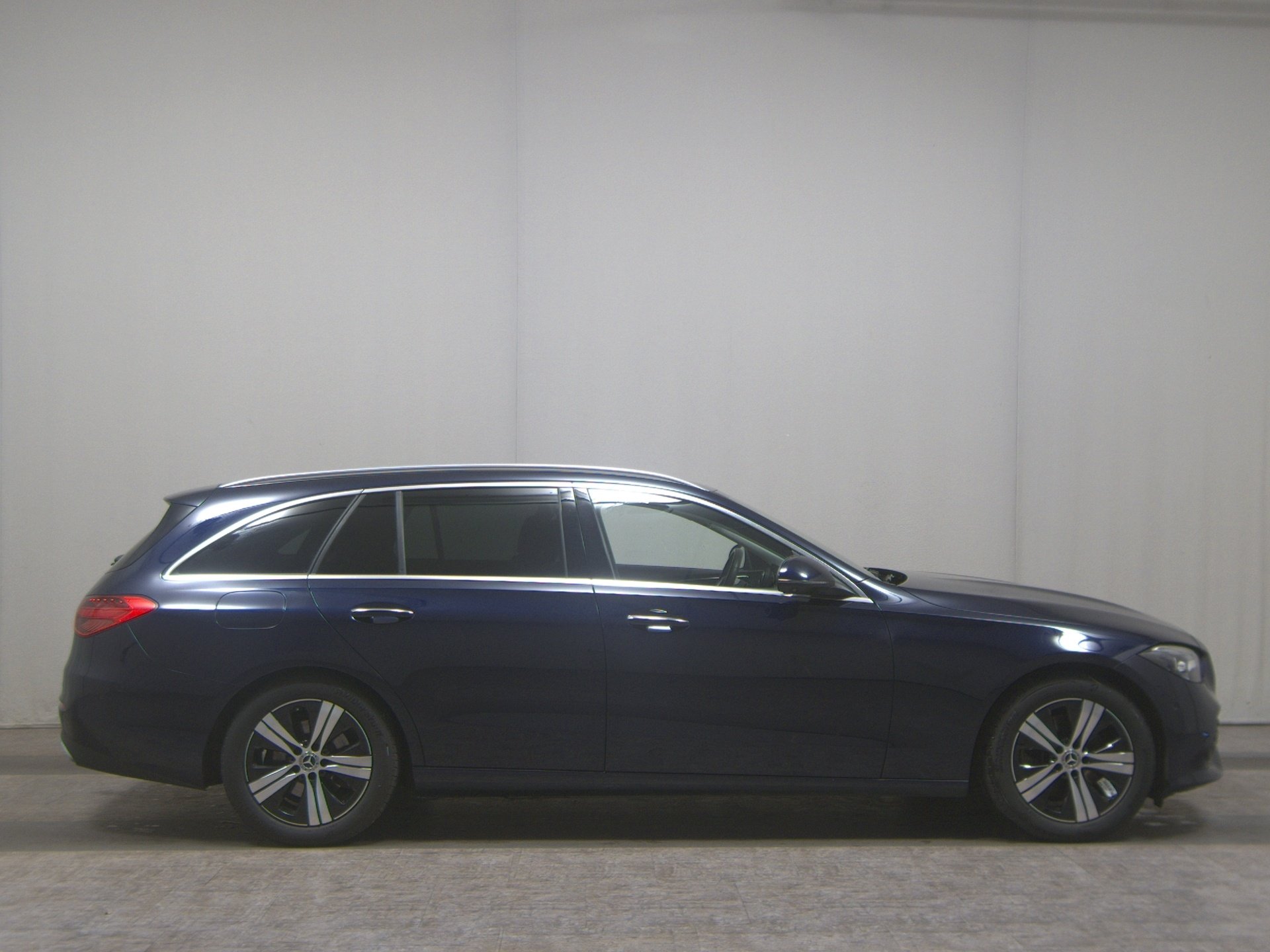 Mercedes-Benz C 220 T d Avantgarde Digital Light Navi 360° AHK