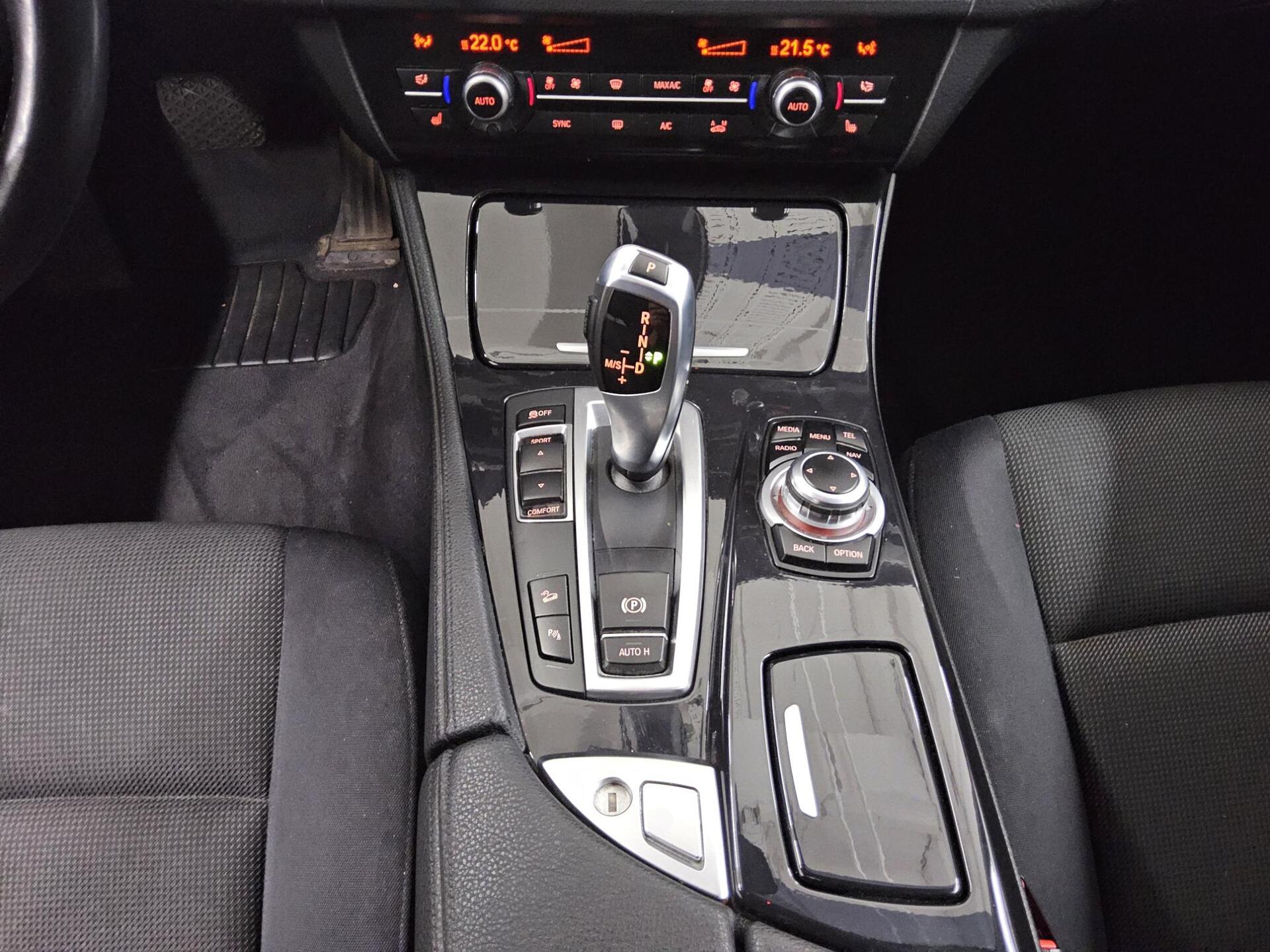 BMW 520dA Touring xDr Navi Bi-Xenon HuD HiFi 6