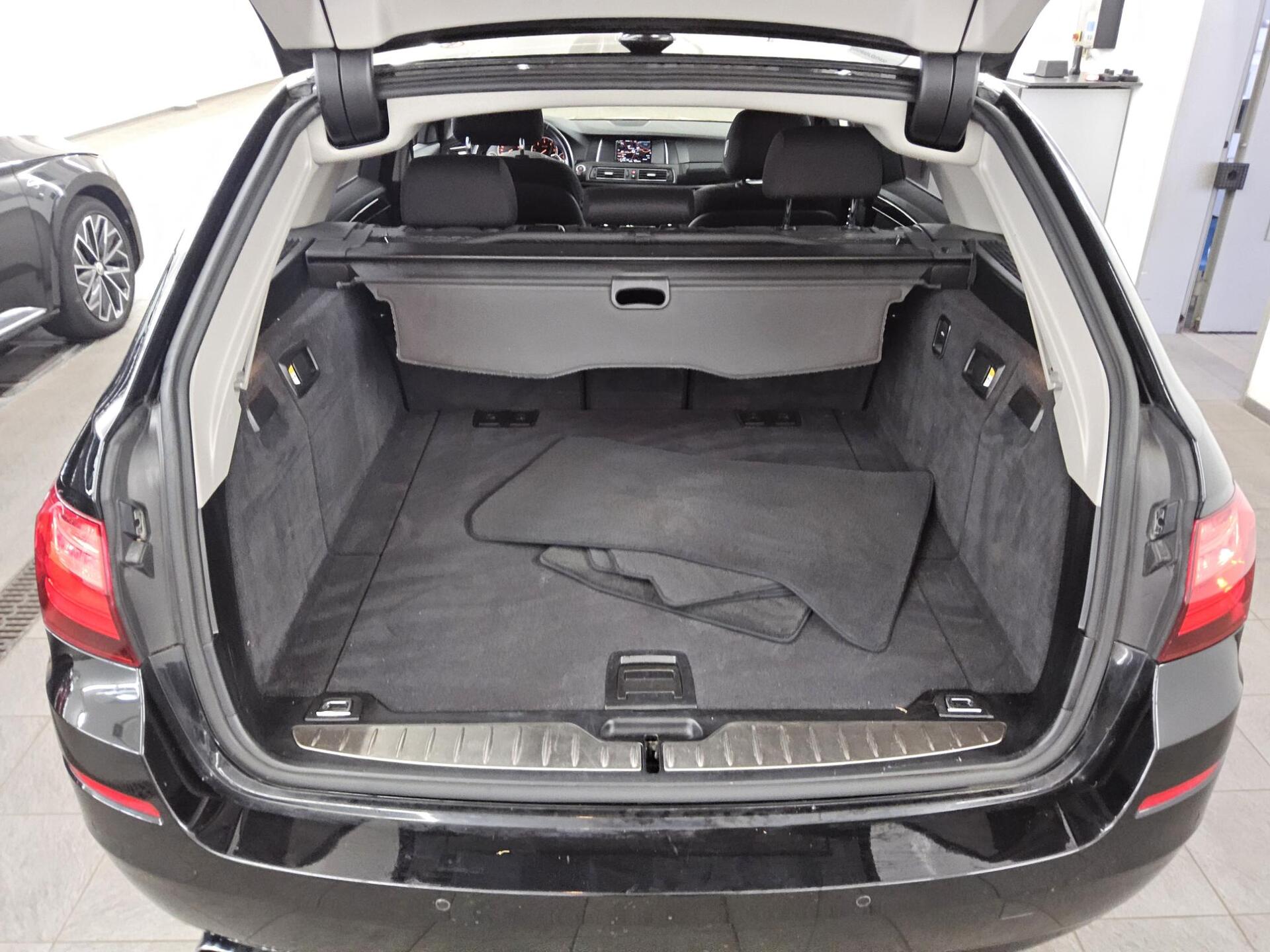 BMW 520dA Touring xDr Navi Bi-Xenon HuD HiFi 11
