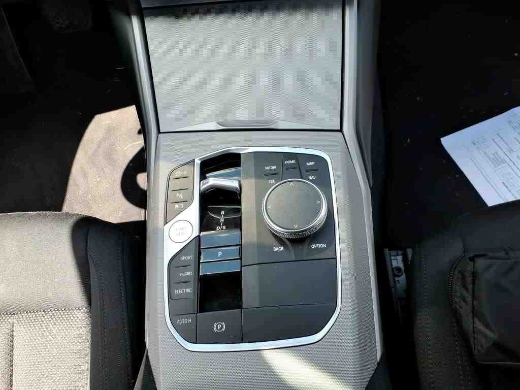 BMW 320e Touring KLIMAAUT LED SHZ PDC AHK 9