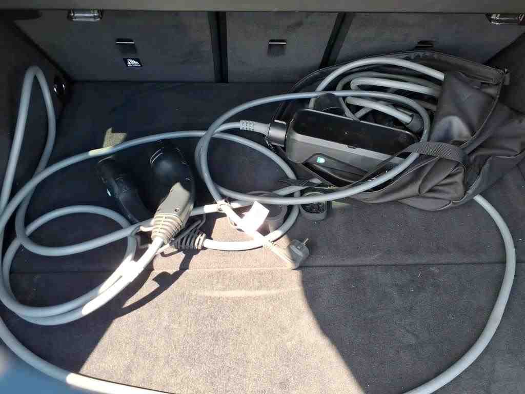 BMW 320e Touring KLIMAAUT LED SHZ PDC AHK 11