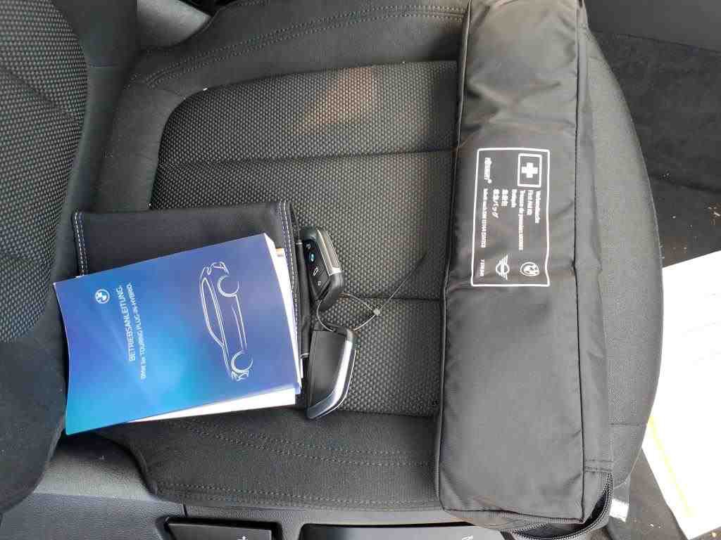 BMW 320e Touring KLIMAAUT LED SHZ PDC AHK 12