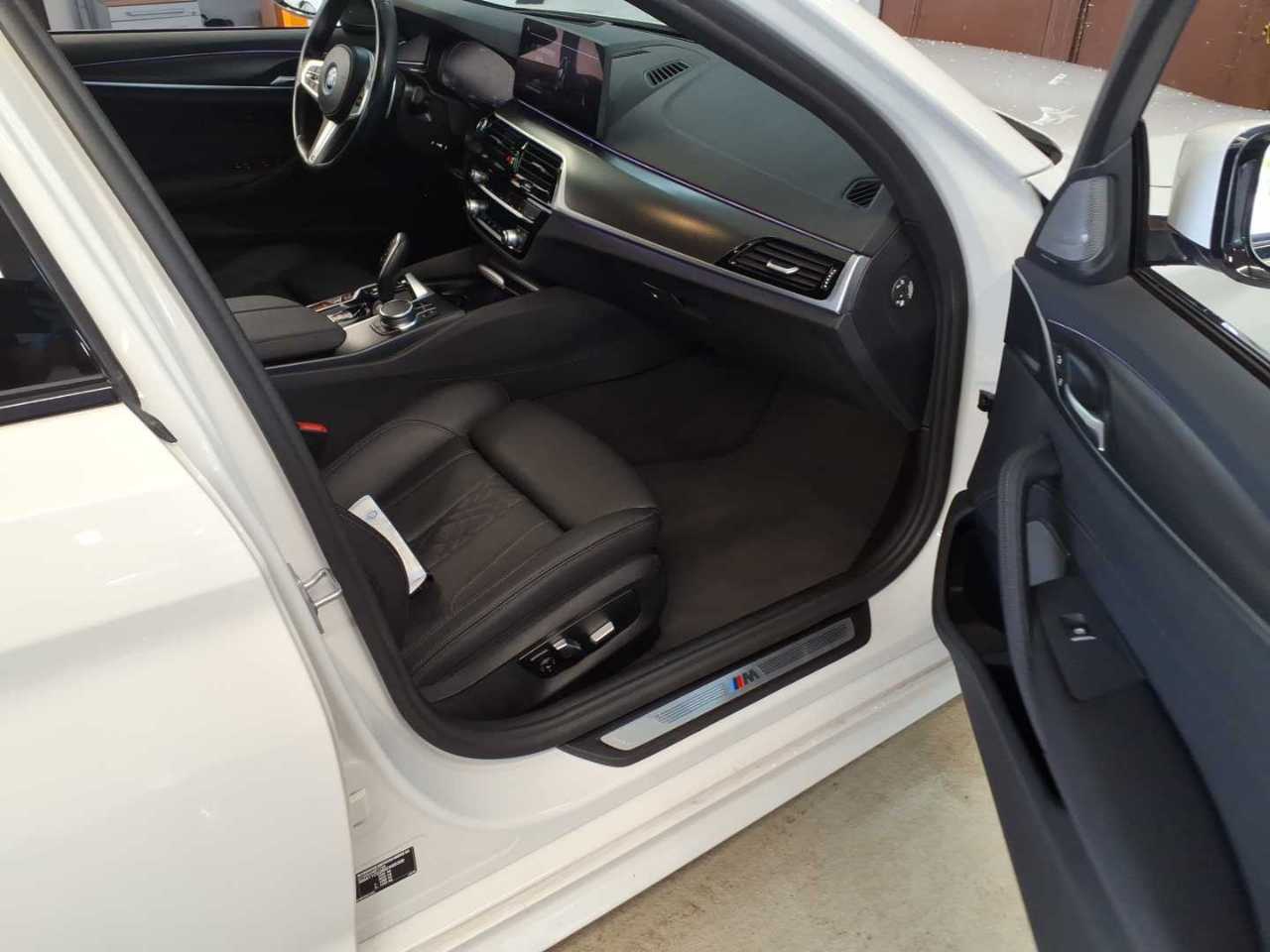 BMW 530e Touring M-Sport LEDER NAVI KLIMAAUT LED SHZ 6