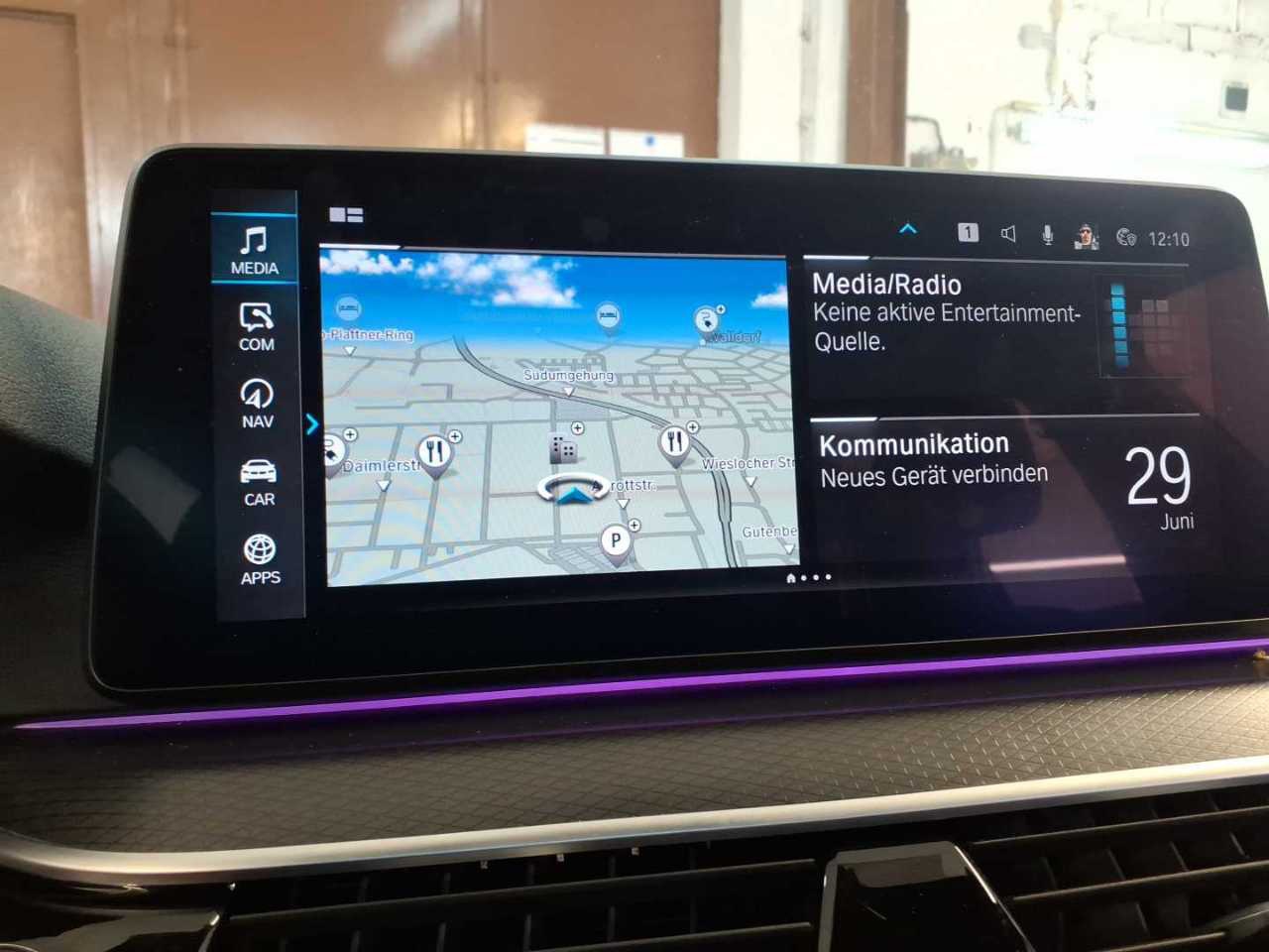 BMW 530e Touring M-Sport LEDER NAVI KLIMAAUT LED SHZ 8