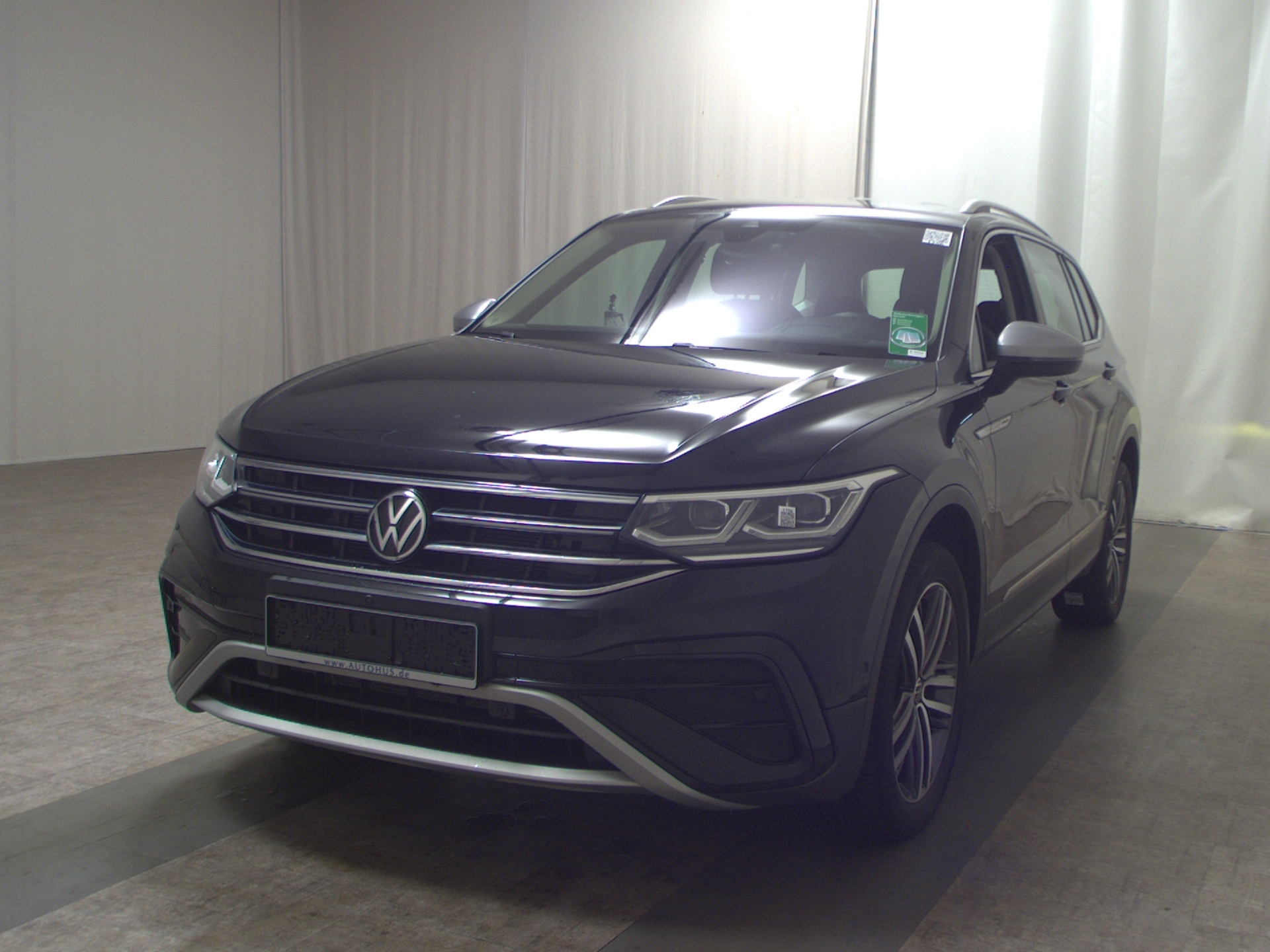Volkswagen Tiguan Allspace 2.0 TSI Leder Navi DC Matrix 2