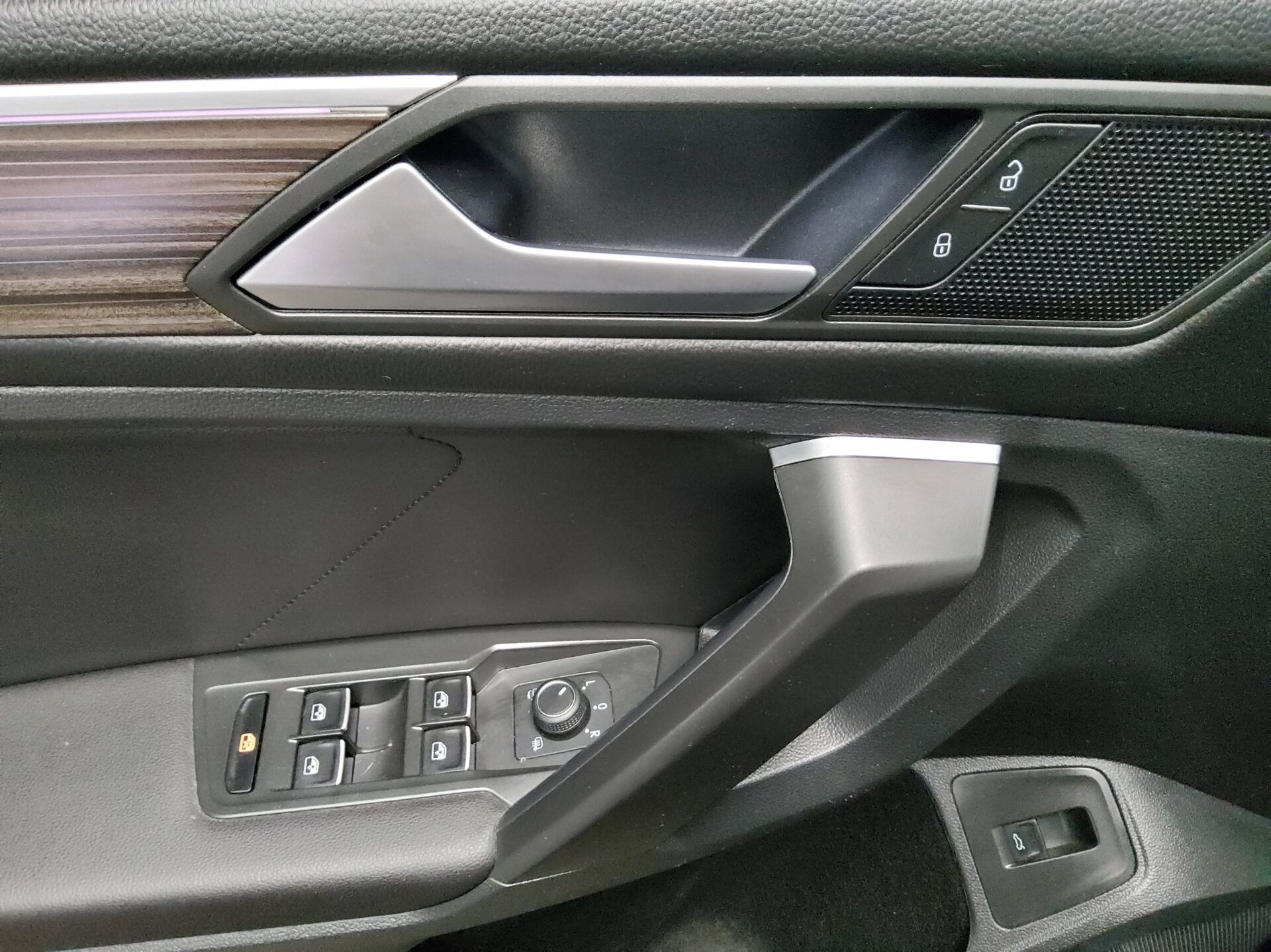 Volkswagen Tiguan Allspace 2.0 TSI Leder Navi DC Matrix 10