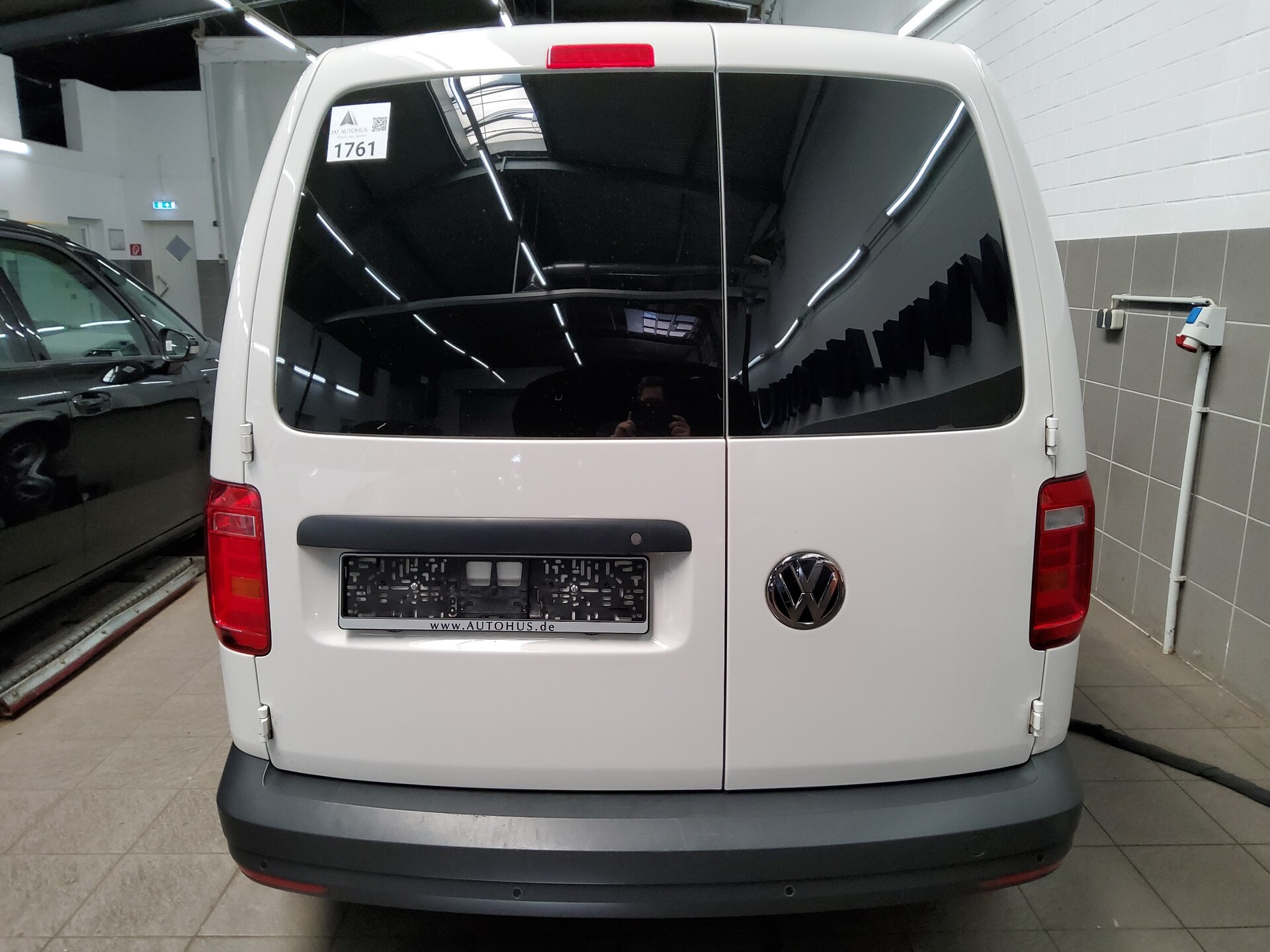 Volkswagen Caddy 2.0 TDI Navi PDC StHzg Shz Regalsystem 10