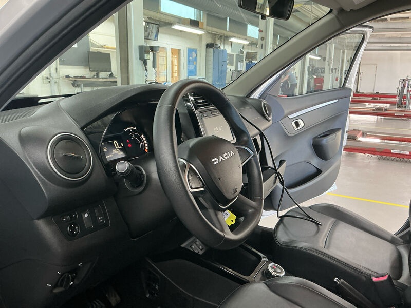 Dacia Spring NAVI PDC KAMERA 5