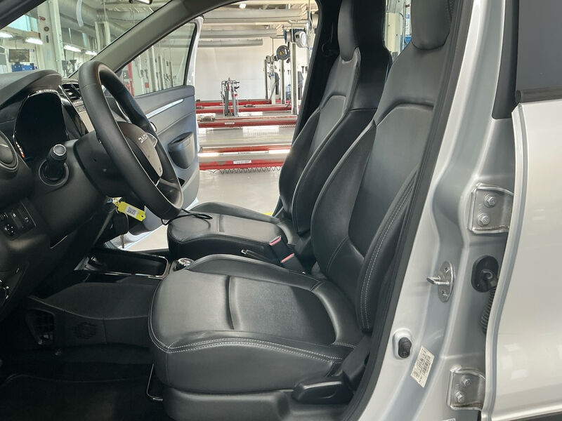 Dacia Spring NAVI PDC KAMERA 7