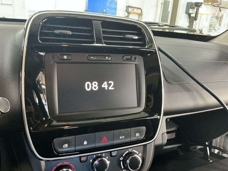 Dacia Spring NAVI PDC KAMERA 10