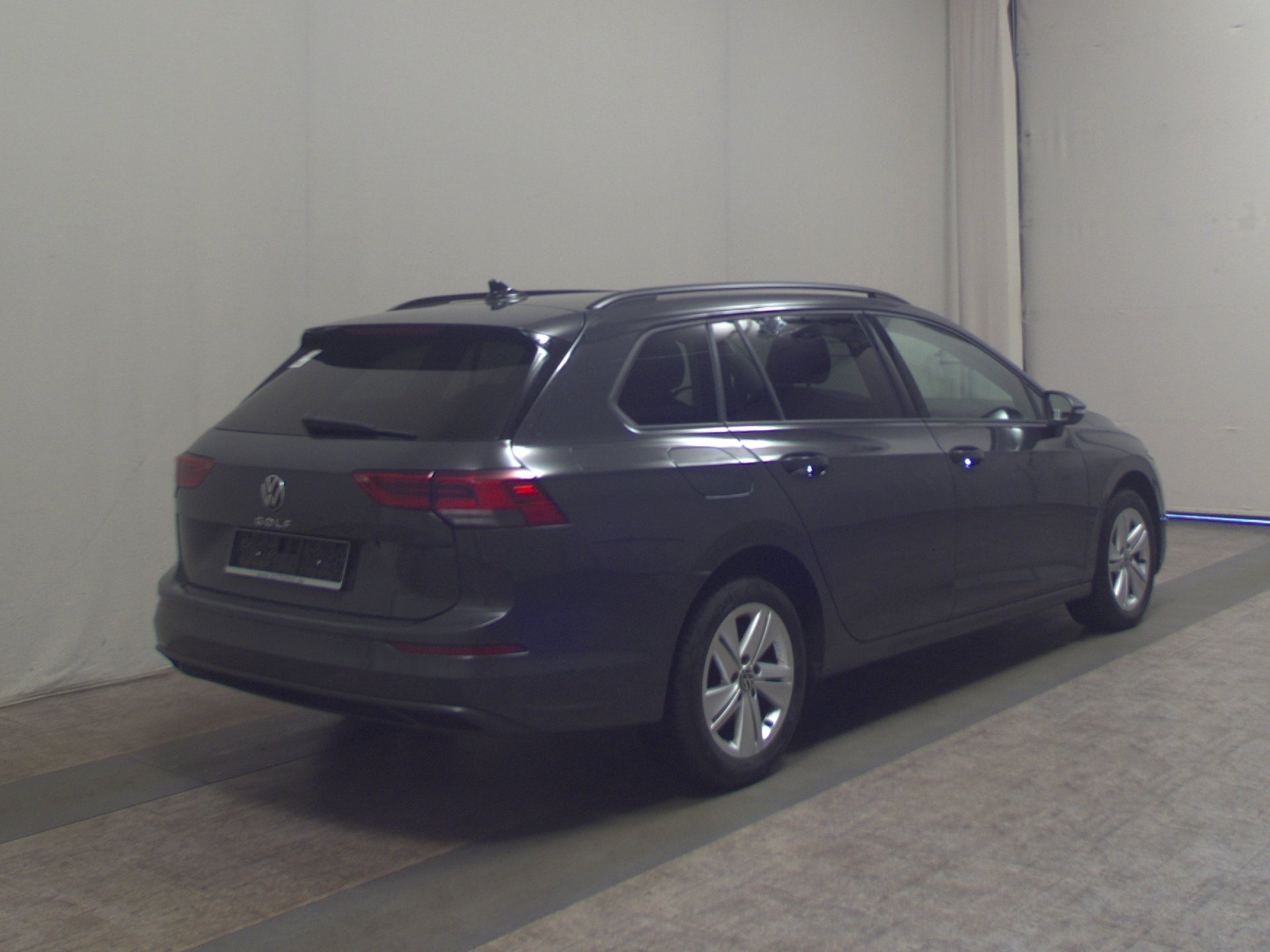 Volkswagen Golf-8 Var. 2.0 TDI Life Navi LED DC ACC PDC Shz 4