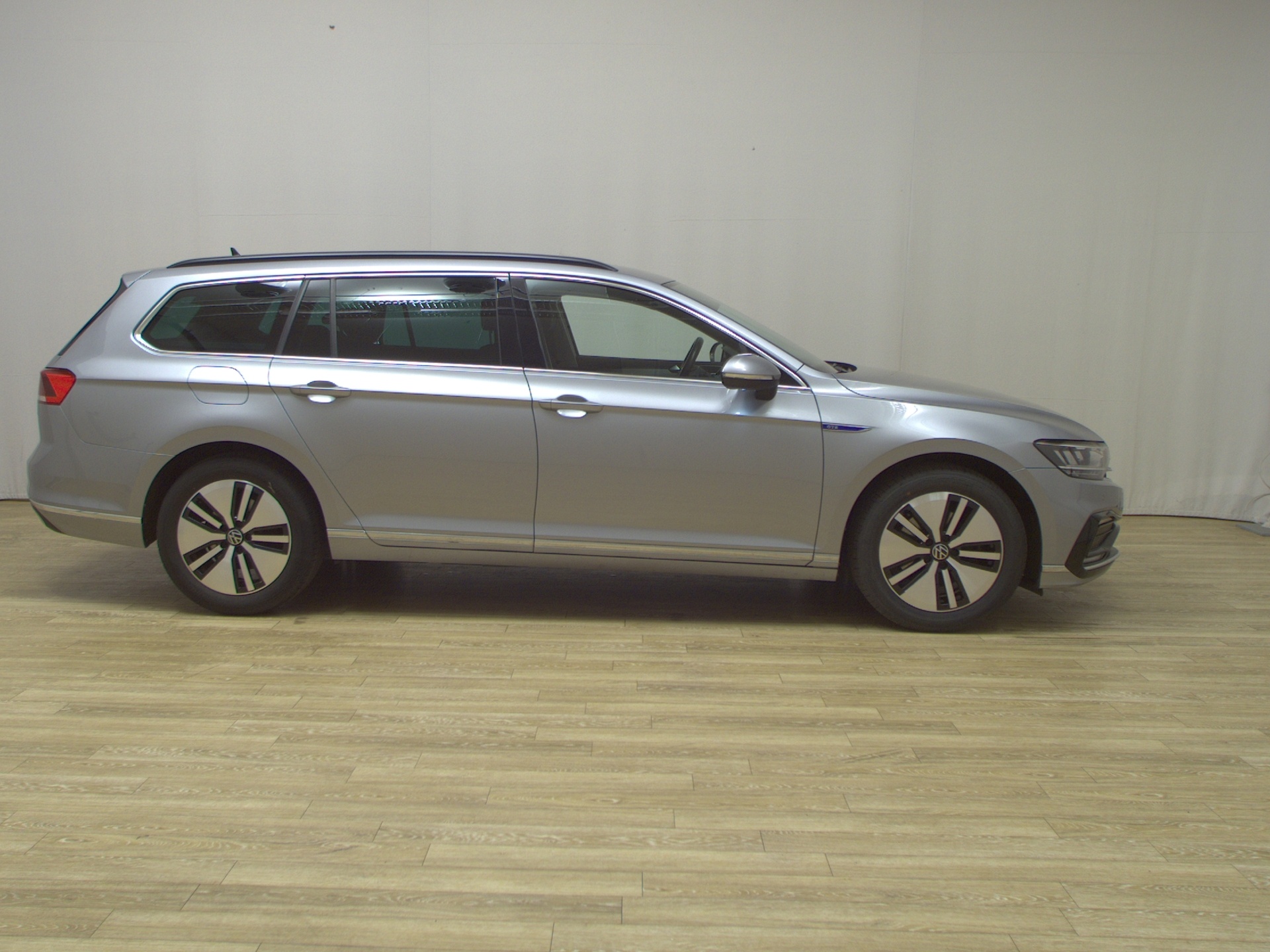 Volkswagen Passat Var. GTE 1.4 TSI Navi LED DC RFK AHK ACC