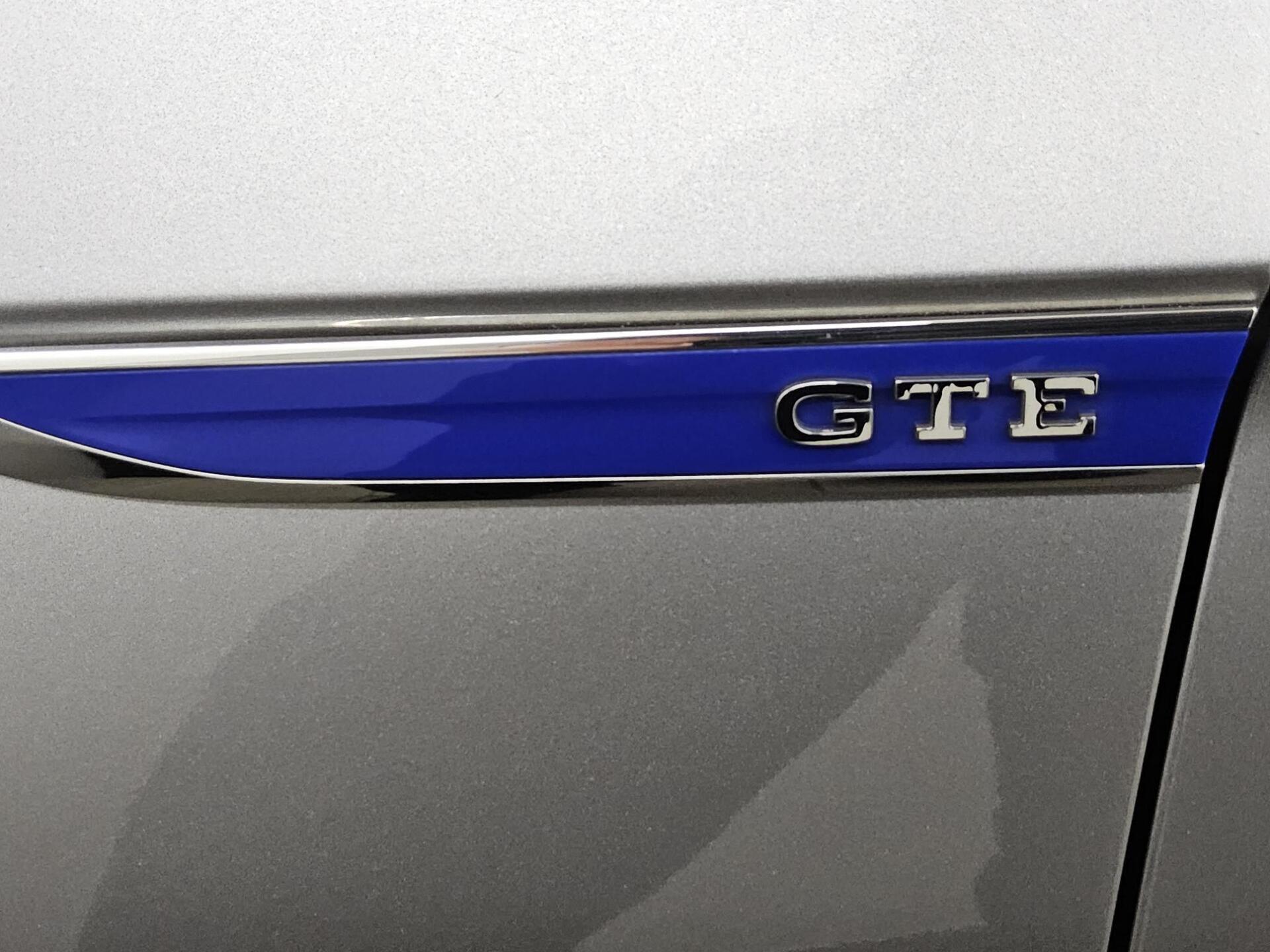 Volkswagen Passat Var. GTE 1.4 TSI Navi LED DC RFK AHK ACC 12
