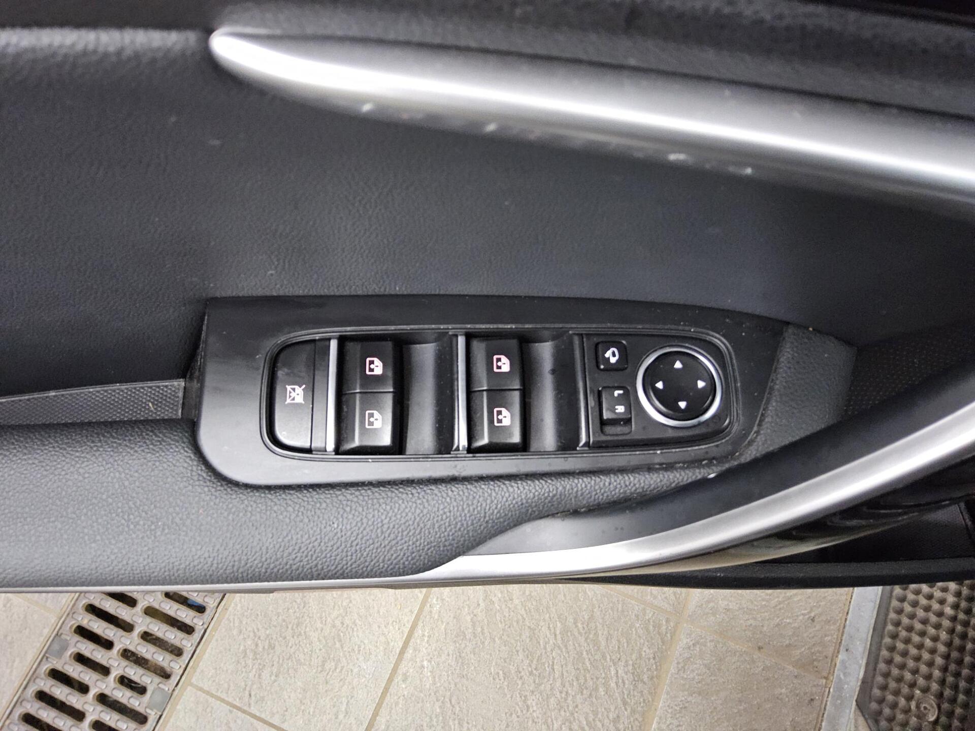 Kia cee'd Sportswagon 1.6 CRDI Platinum Navi LED Pano Leder DigiTacho 10