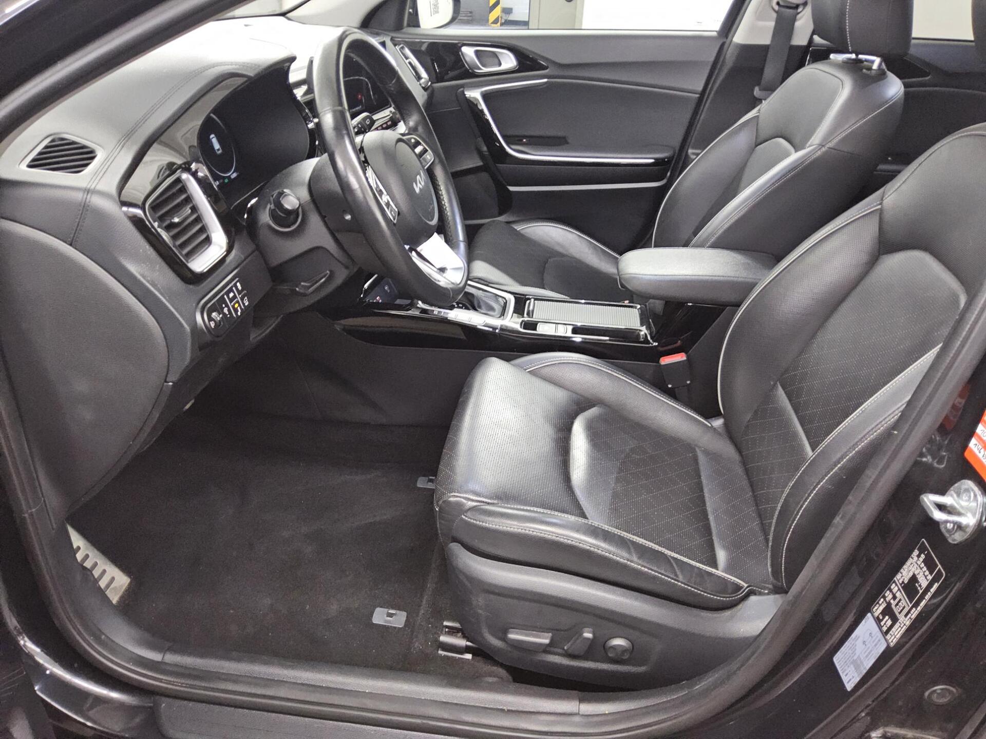 Kia cee'd Sportswagon 1.6 CRDI Platinum Navi LED Pano Leder DigiTacho 9