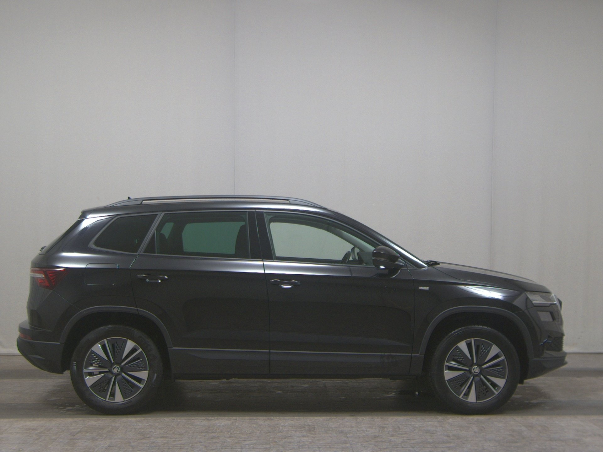 Skoda Karoq 2.0 TDI 4x4 Tour Navi LED Pano AHK