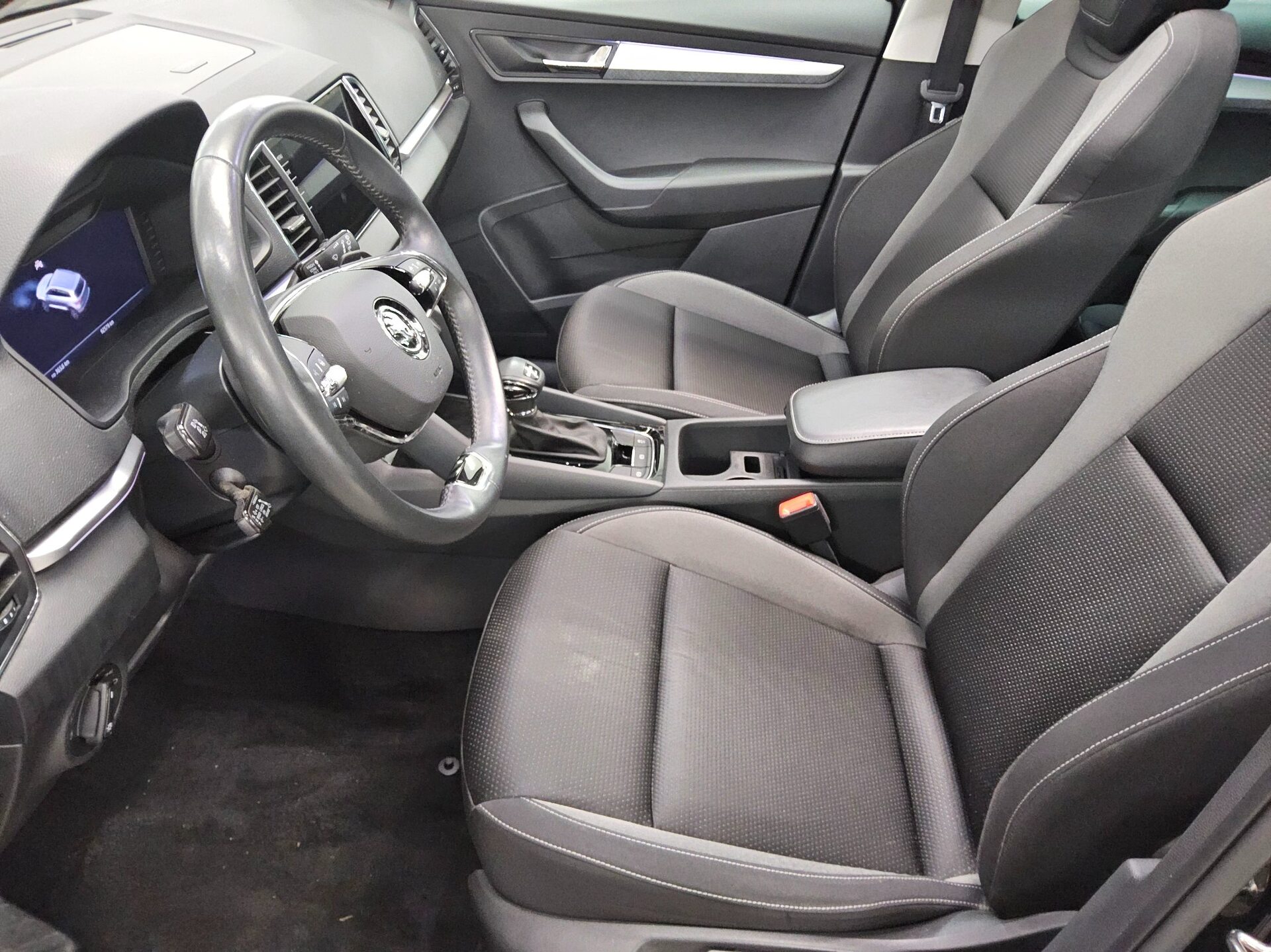 Skoda Karoq 2.0 TDI 4x4 Tour Navi LED Pano AHK 9