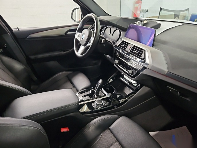 BMW X3 xDrive20d Advantage NAVI LED T-LEDER HiFi SHZ 6