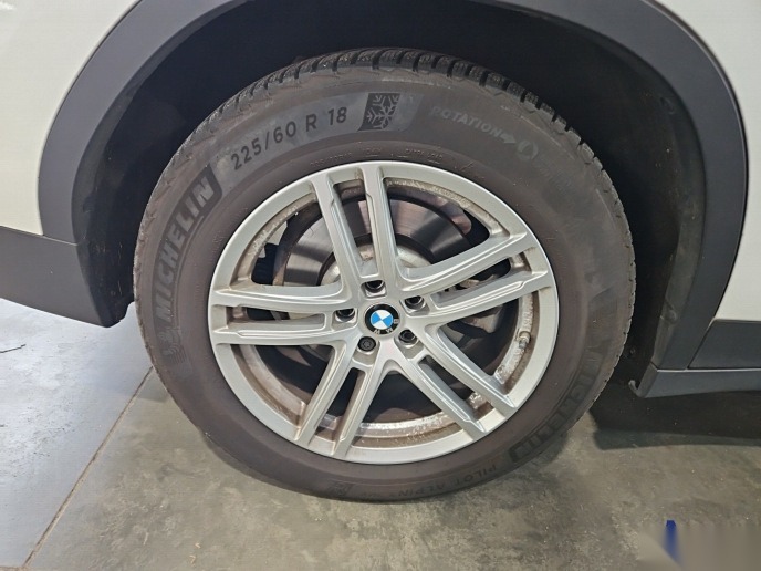 BMW X3 xDrive20d Advantage NAVI LED T-LEDER HiFi SHZ 12