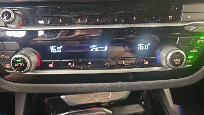 BMW X3 xDrive20d Advantage NAVI LED T-LEDER HiFi SHZ 11