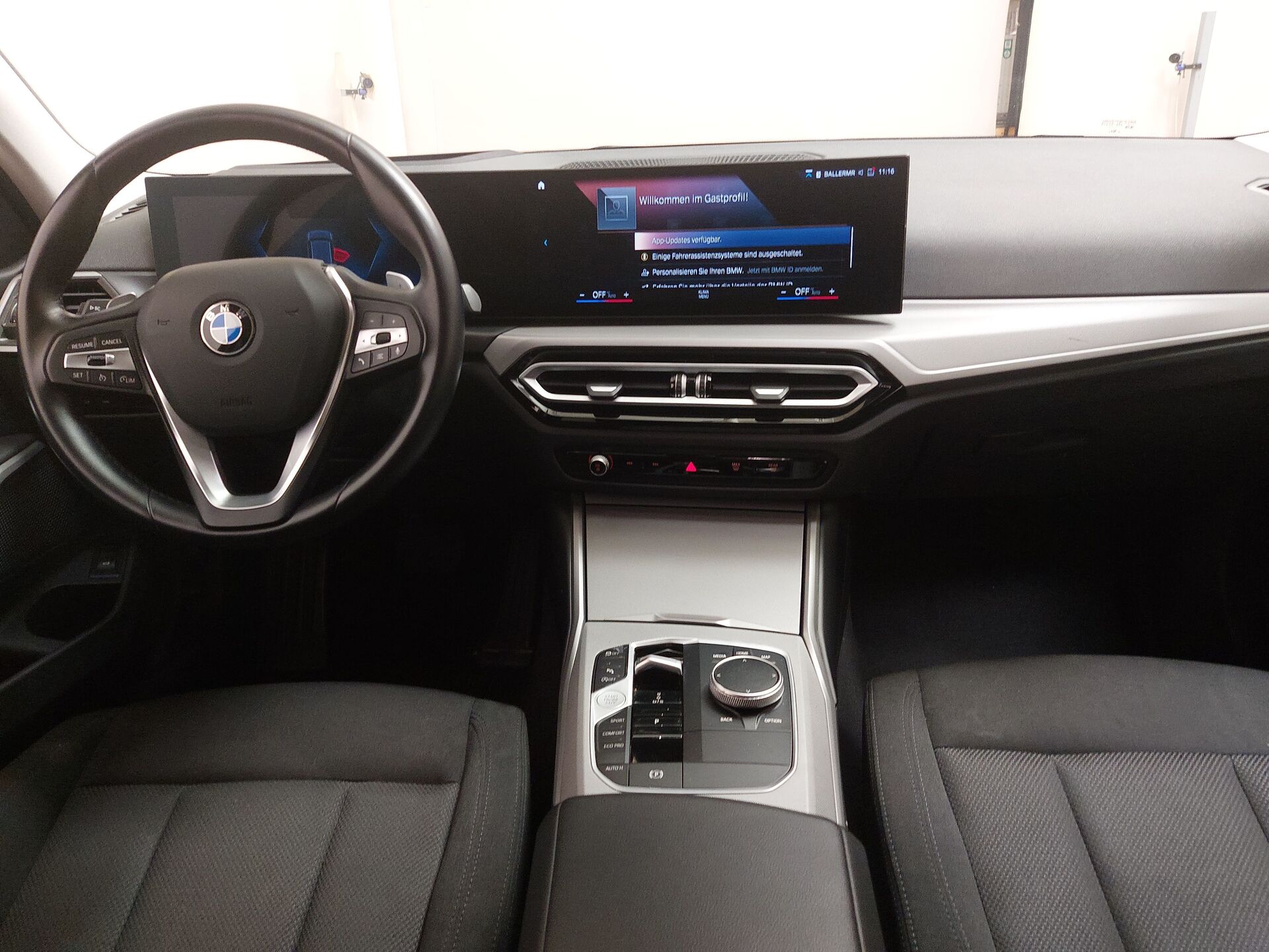 BMW 318iA Touring Navi LED Curved-Pro HuD RFK 16