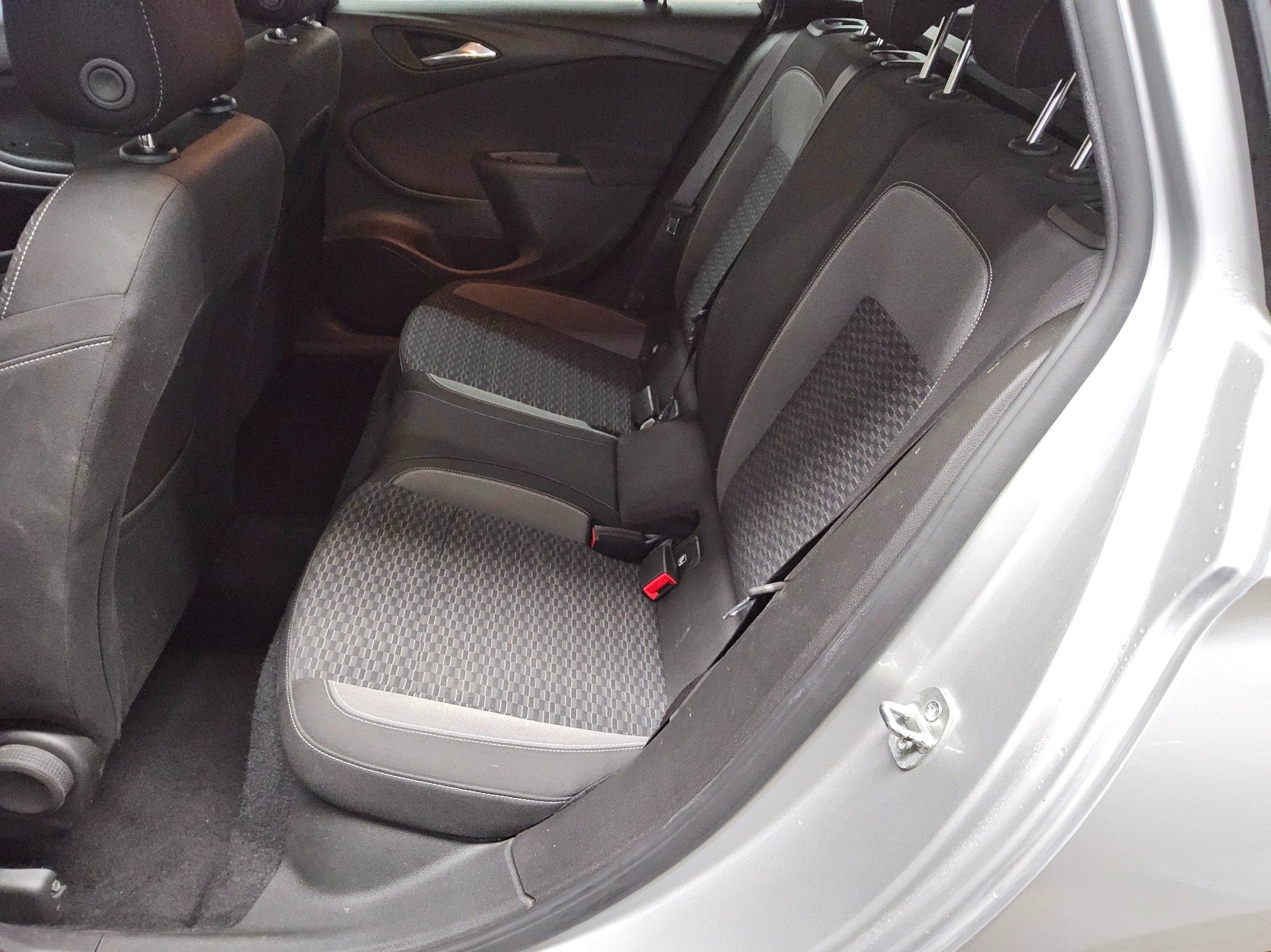 Opel Astra ST 1.5 D Edition Navi LED PDC 13