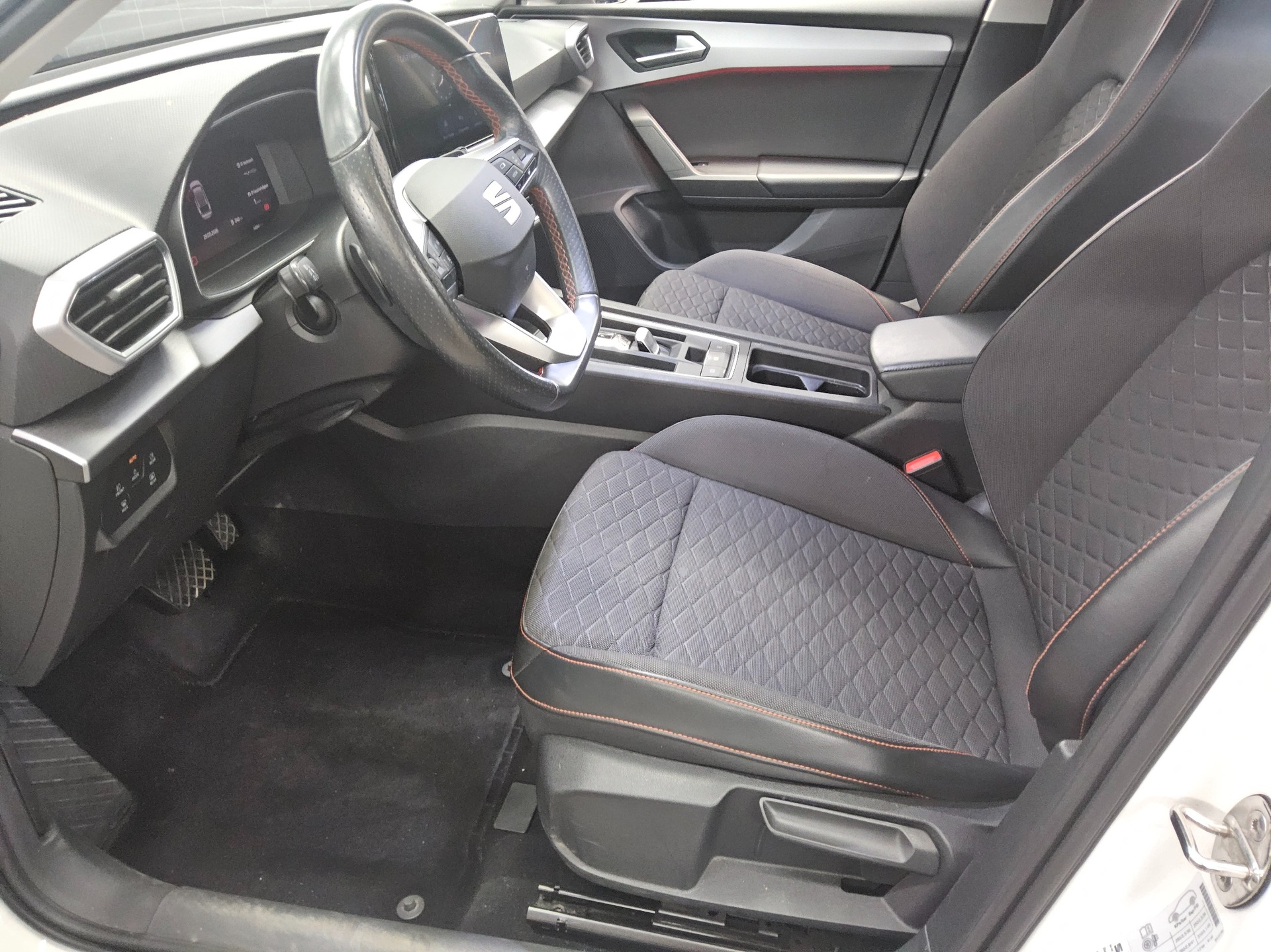 Seat Leon Sportstourer 2.0 TDI FR-Line Navi LED RfK 8
