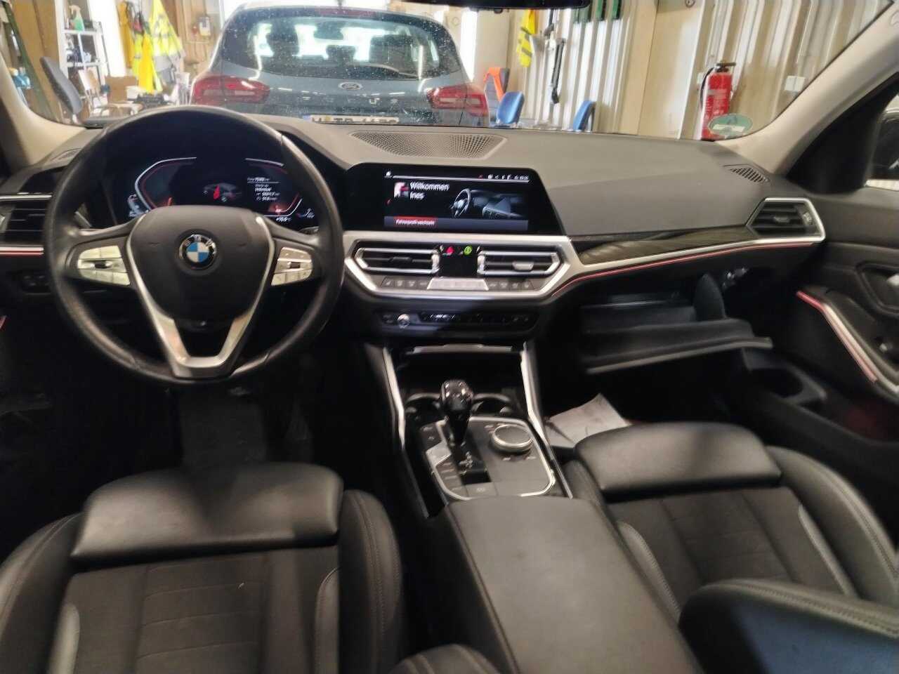 BMW 318d Touring Advantage KLIMAAUT LED SPORTSITZE PANO SHZ 5