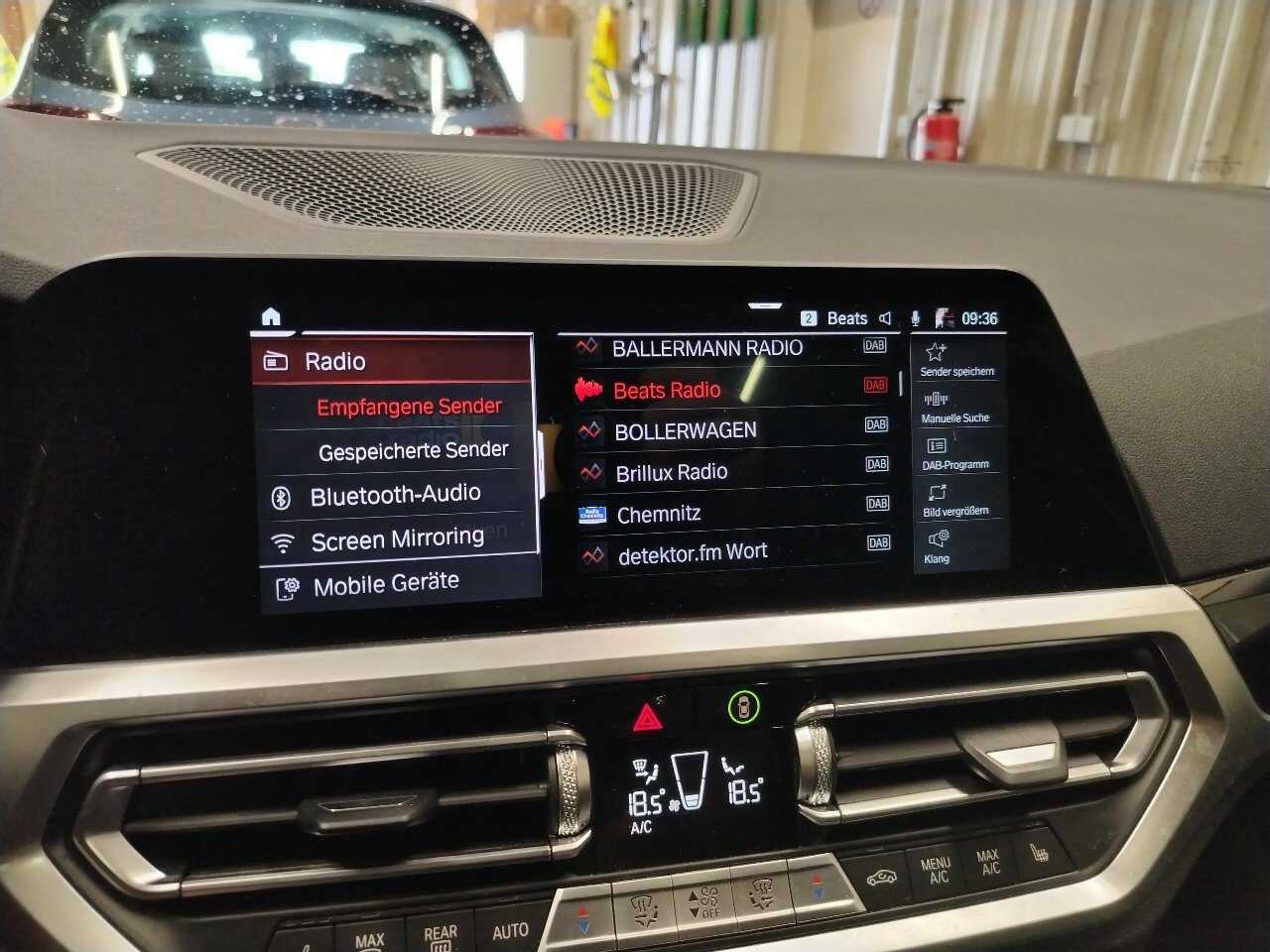 BMW 318d Touring Advantage KLIMAAUT LED SPORTSITZE PANO SHZ 8