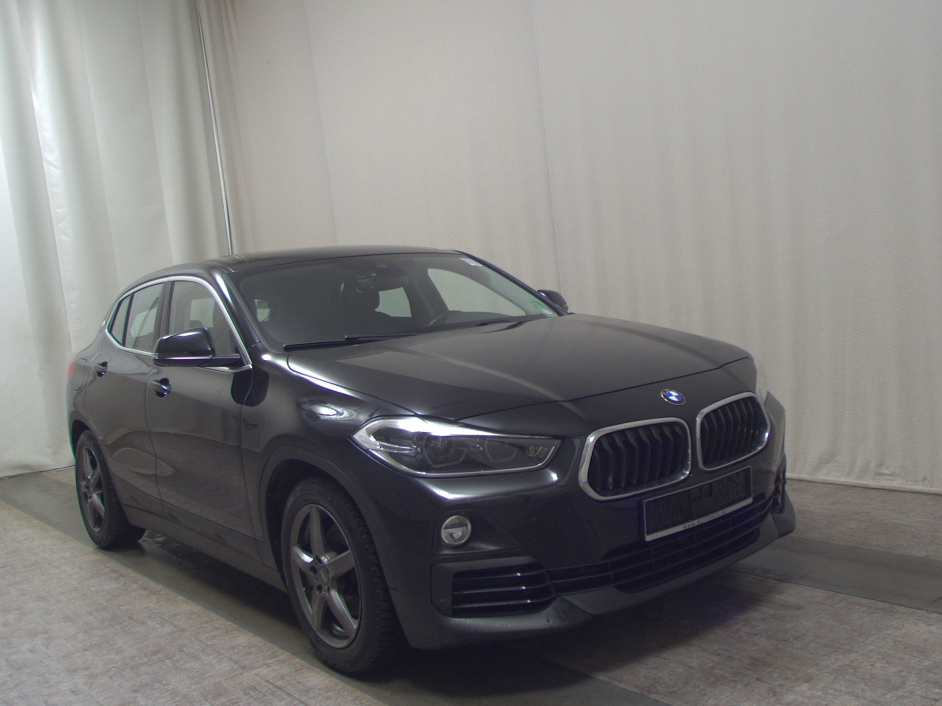 BMW X2 sDrive18d Navi LED Pano Sportsitze 3