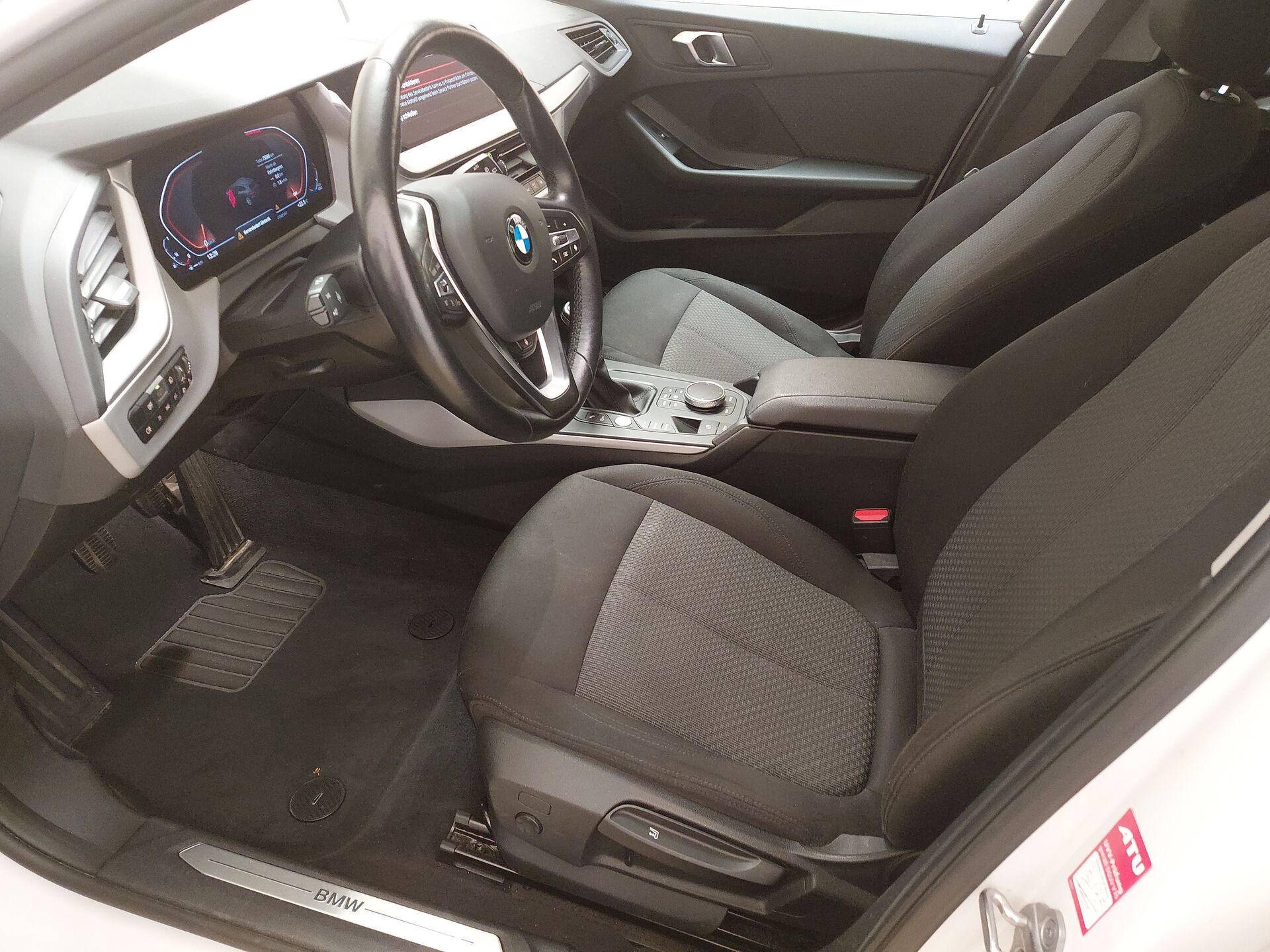BMW 118i Advantage Navi LED LC-Pro PDC SHZ 12